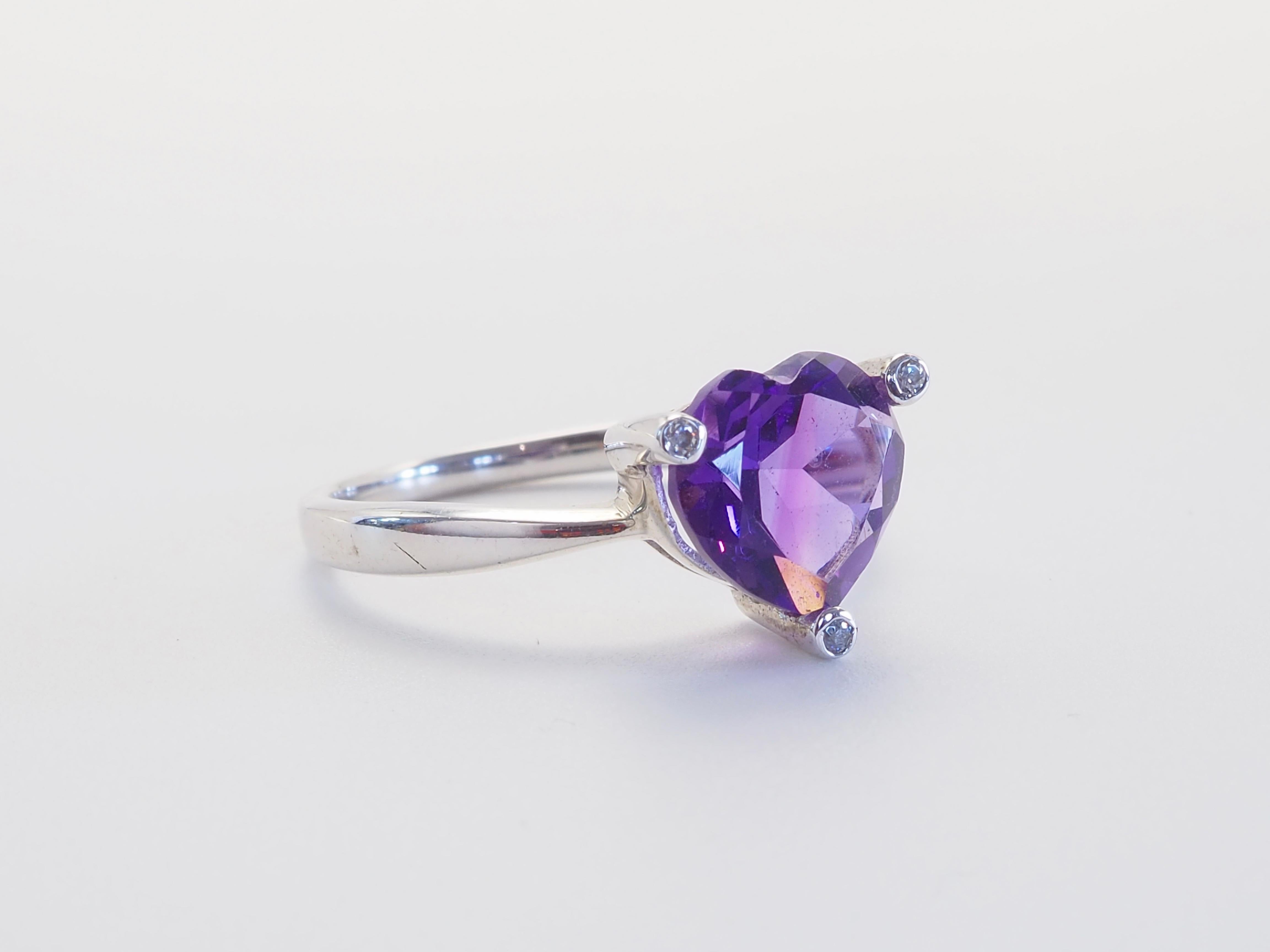 Vintage Sterling Silber 2,4ct Heart Cut Amethyst & weißer Quarz Ring, Größe 7,75 im Zustand „Hervorragend“ im Angebot in เกาะสมุย, TH