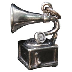 Vintage Sterling Silver 3D Phonograph Gramophone Charm Pendant 6g