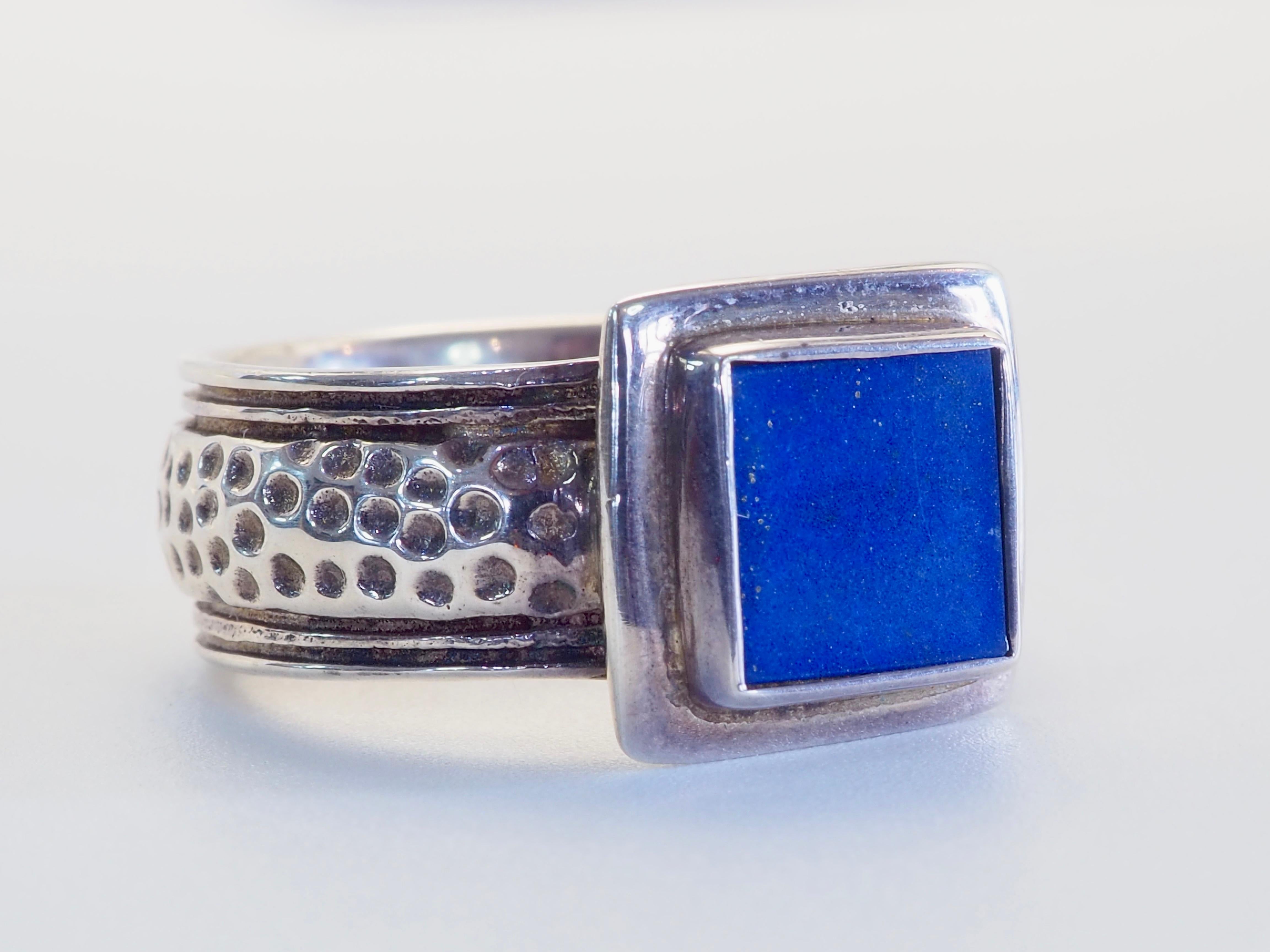 Anello a fascia quadrato in lapislazzuli d'epoca in argento sterling da 9 mm, misura 8,75 In condizioni ottime in vendita a เกาะสมุย, TH