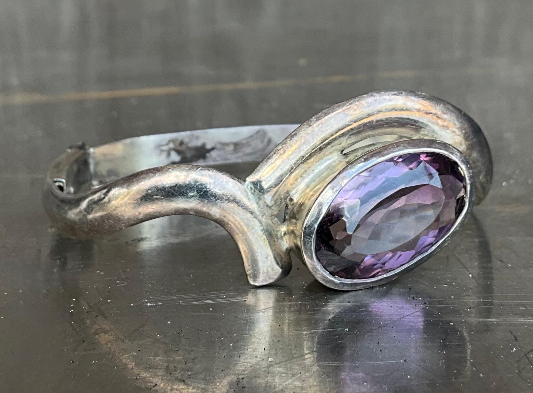 Vintage Sterling Silver Amethyst Cuff In Good Condition For Sale In Lake Worth Beach, FL