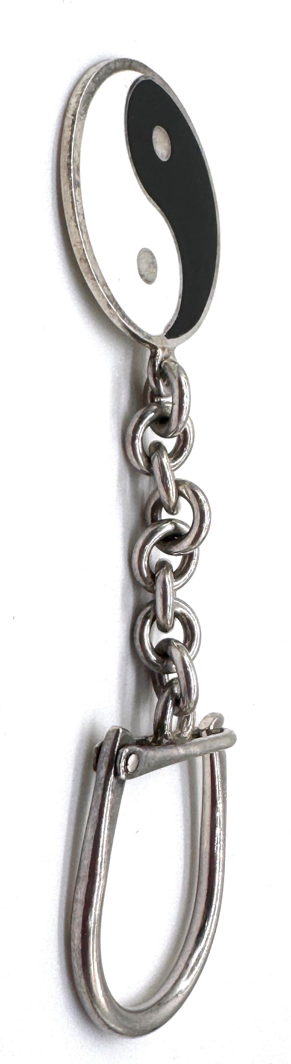 Vintage Sterling Silver and Enamel Yin Yang Key Ring, Later 20th Century For Sale 4