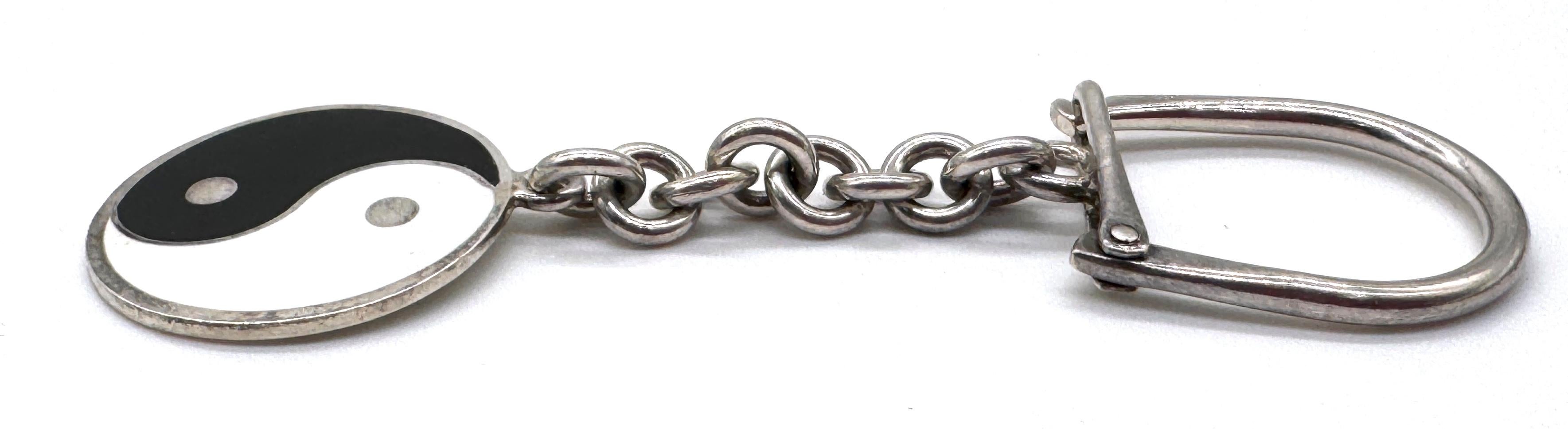 Vintage Sterling Silver and Enamel Yin Yang Key Ring, Later 20th Century In Good Condition For Sale In West Palm Beach, FL