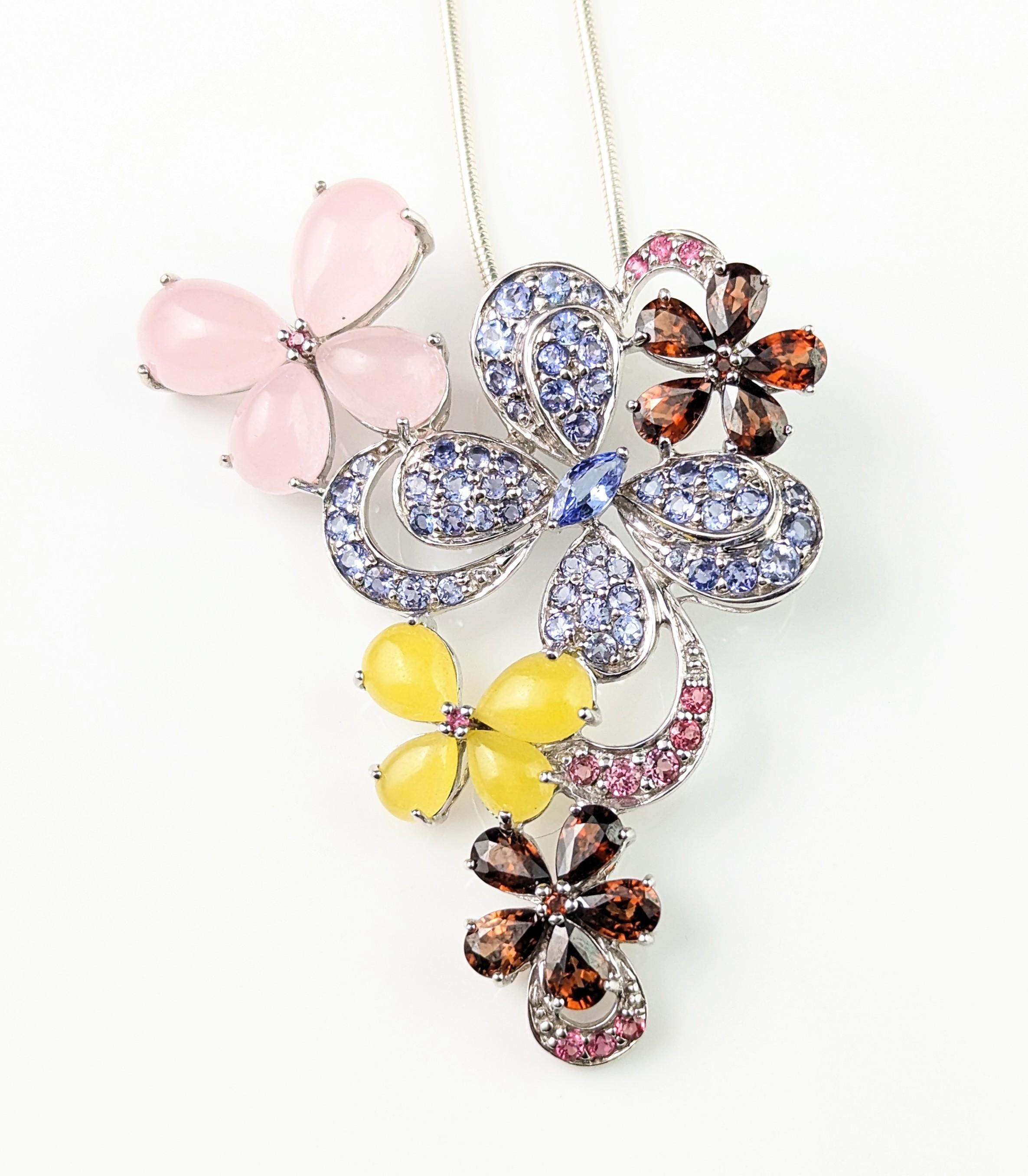 Halskette aus Sterlingsilber und Edelsteinen mit Anhänger, Schmetterlingen und Blumen im Angebot 5