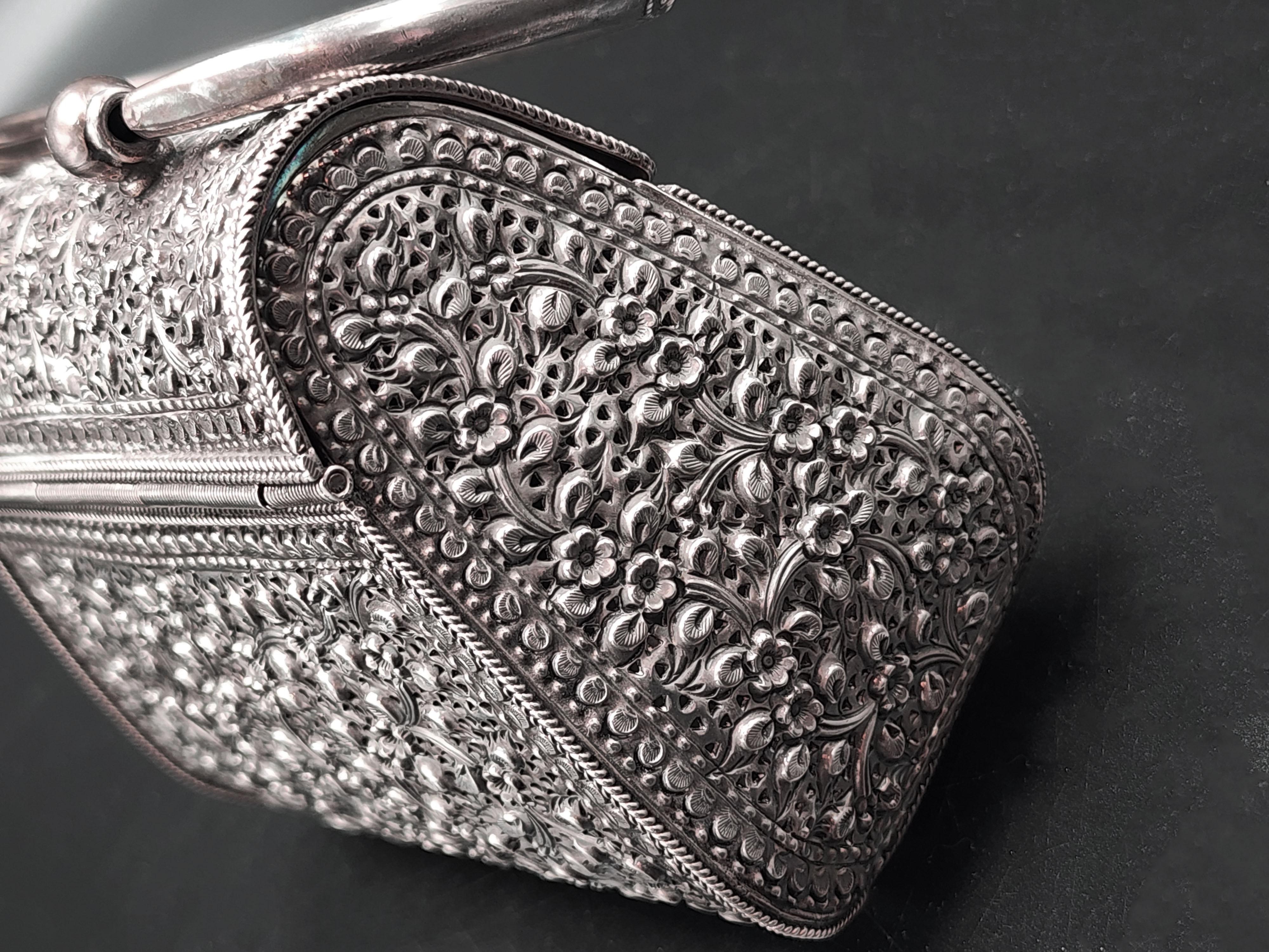 Vintage Sterling Silver Art Nouveau Handbag For Sale 4