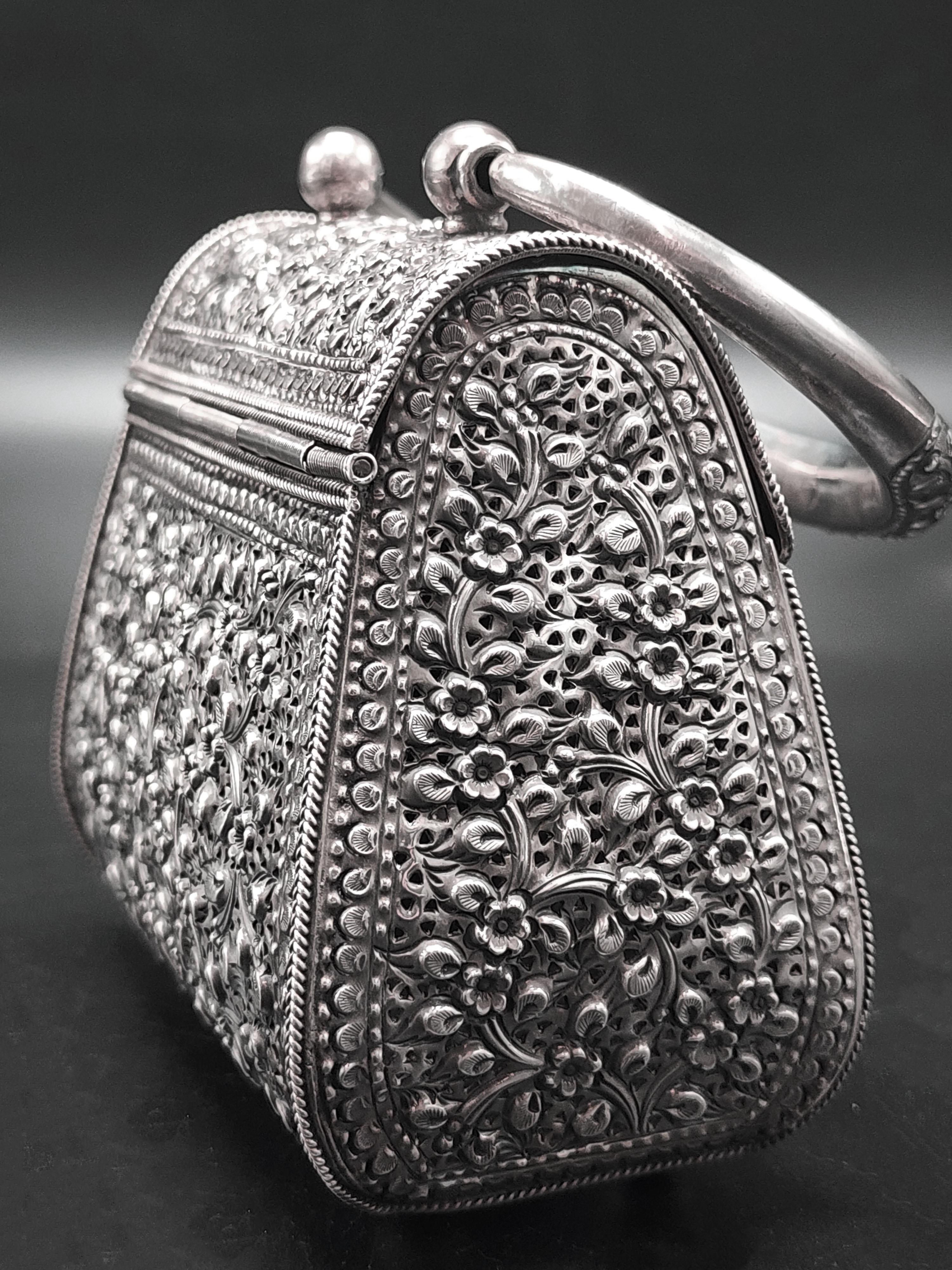 Vintage Sterling Silver Art Nouveau Handbag For Sale 6
