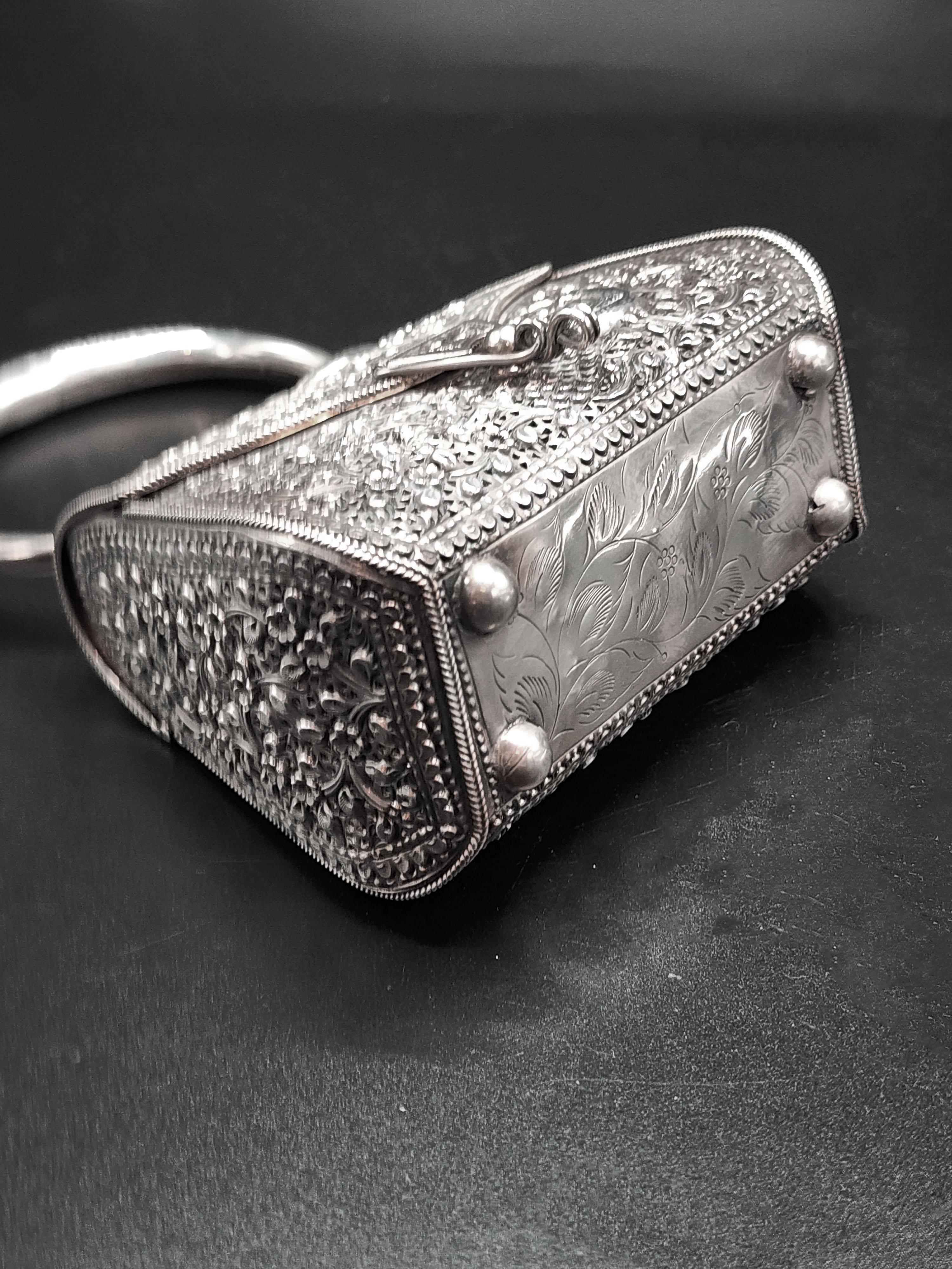 Hand-Crafted Vintage Sterling Silver Art Nouveau Handbag For Sale