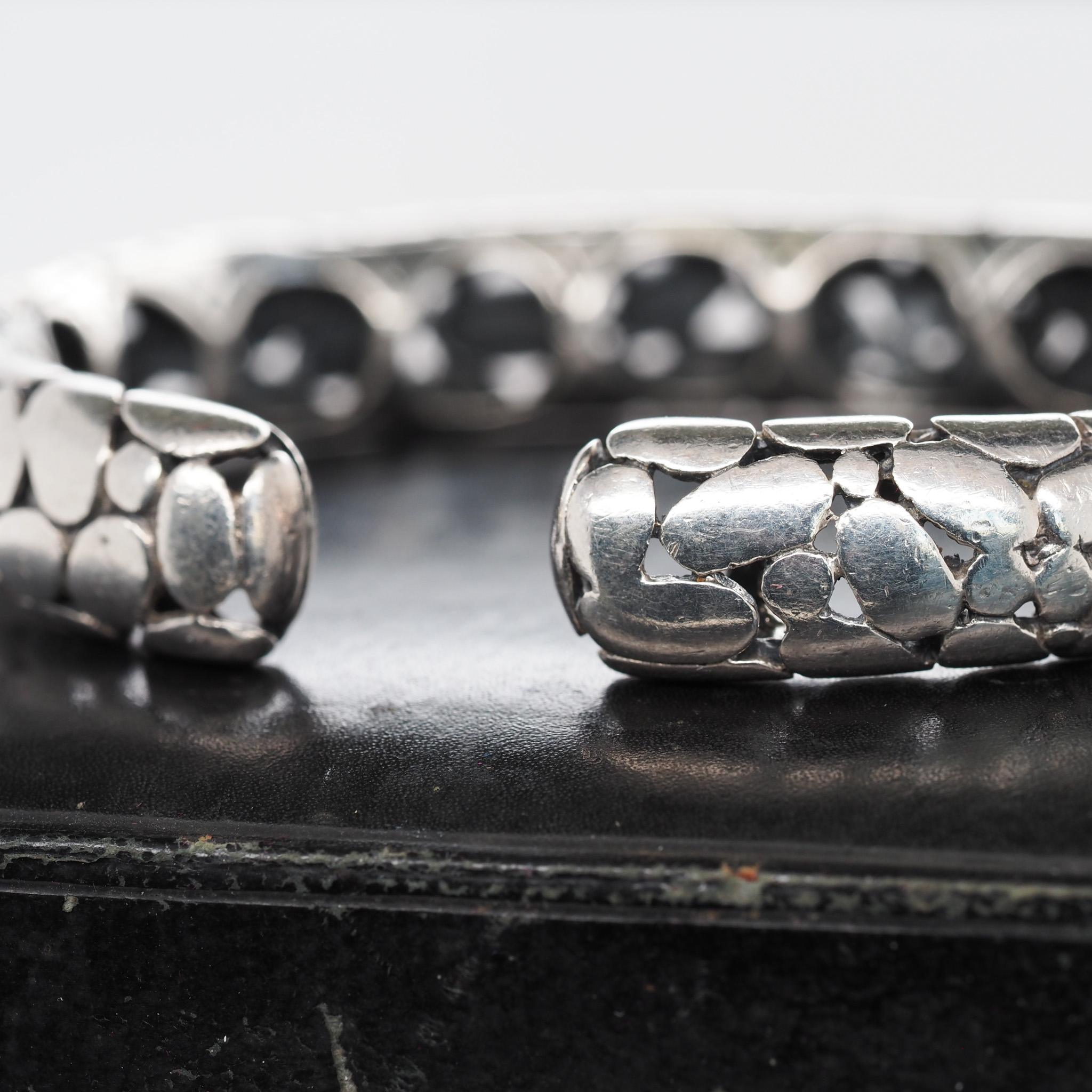 Women's or Men's Vintage Sterling Silver Bangle Bracelet For Sale
