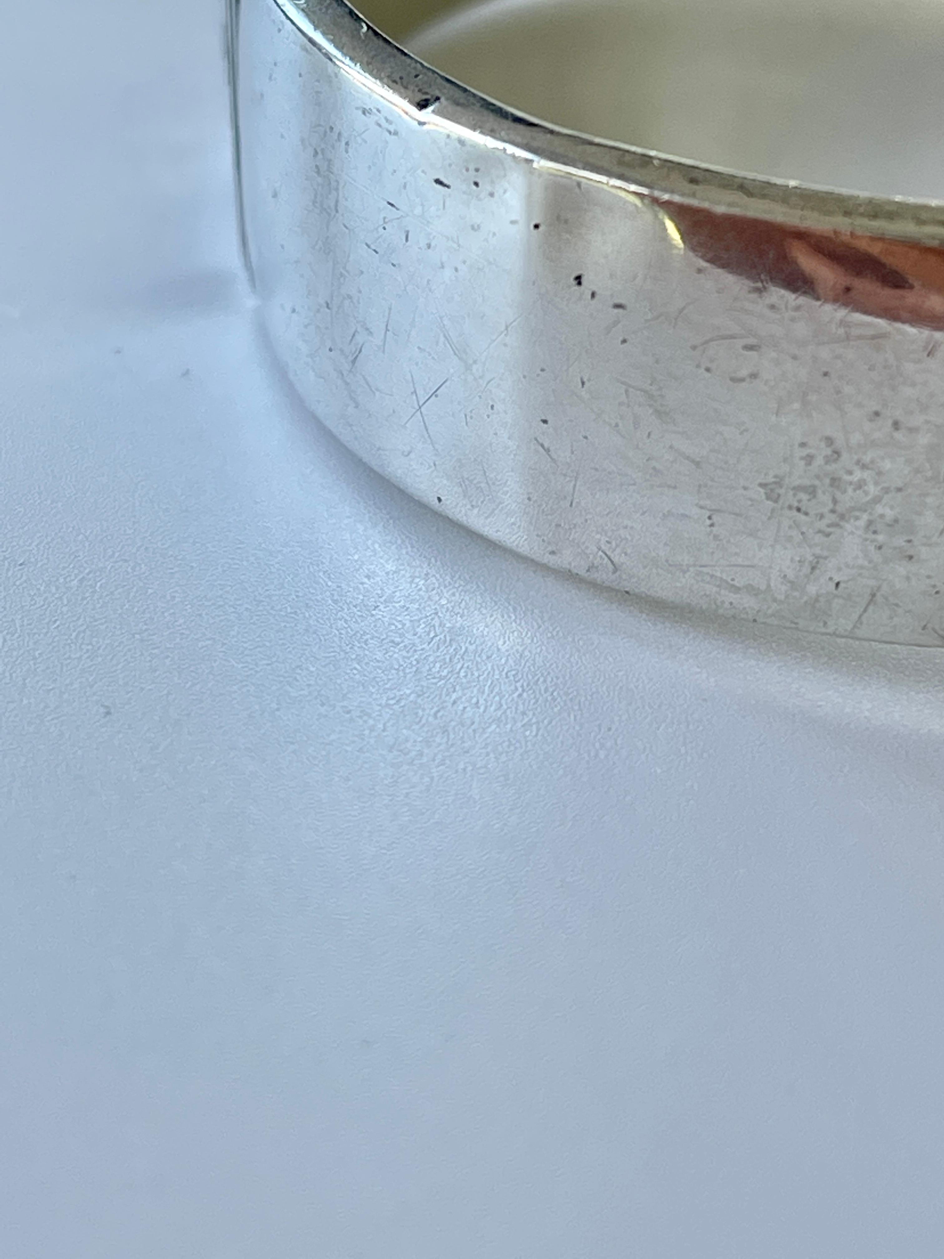 Vintage Sterling Silver Bangle Hallmarked Birmingham 1939 Hand Engraved Bracelet For Sale 2