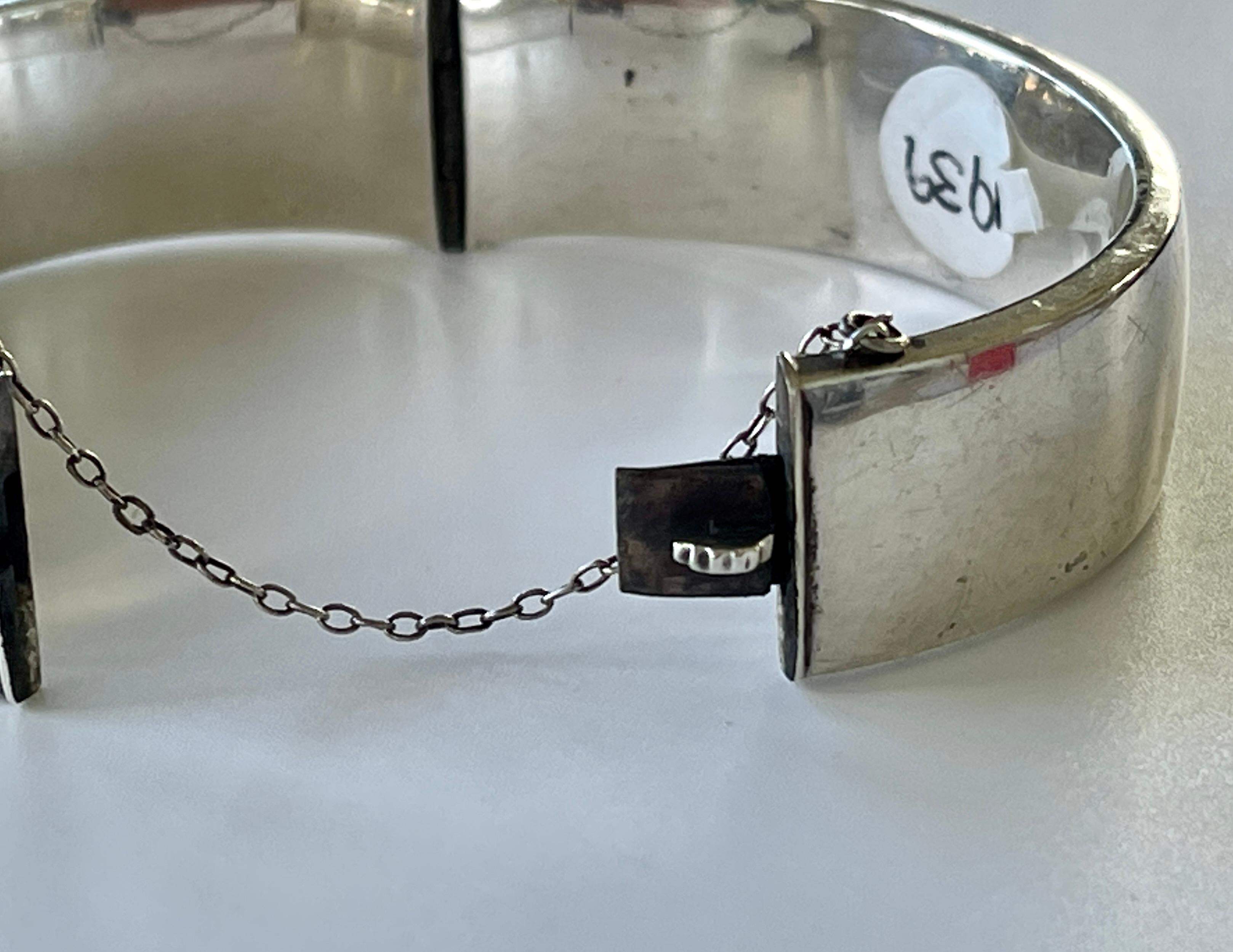 Women's Vintage Sterling Silver Bangle Hallmarked Birmingham 1939 Hand Engraved Bracelet For Sale