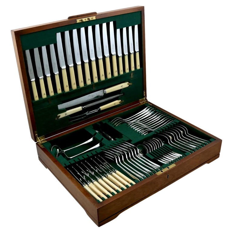Vintage-Besteckdose aus Sterlingsilber für acht Personen im Angebot bei 1stDibs Deutschland