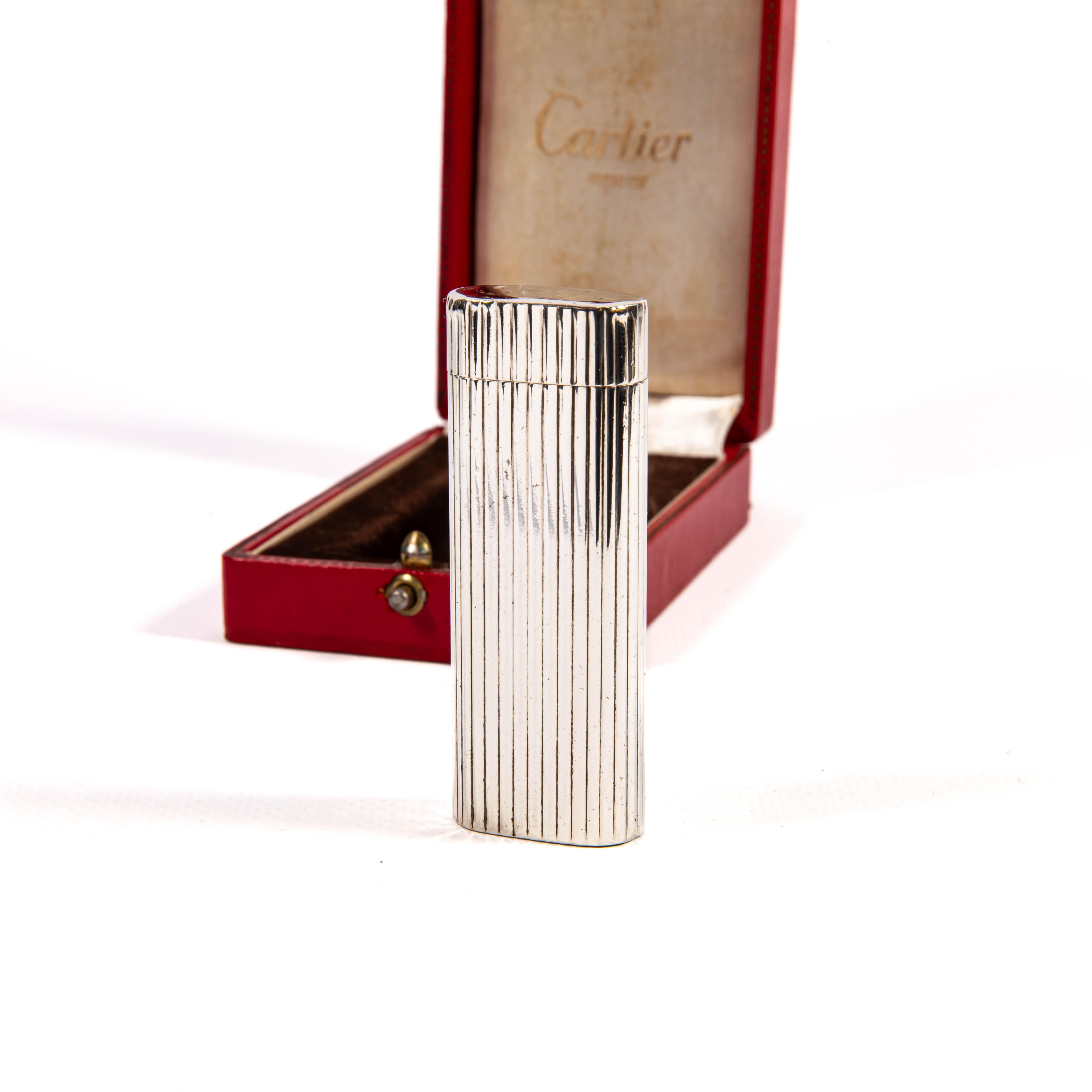 Accendino d'epoca in argento Sterling CARTIER Les Must in scatola 1970s In condizioni ottime in vendita a DELFT, NL