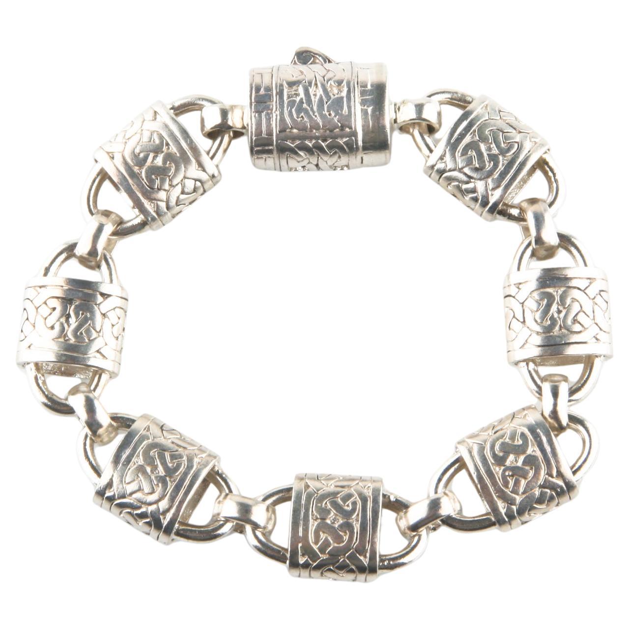 Bracciale d'argento vintage con nodo celtico e lucchetto, misura 7 in vendita