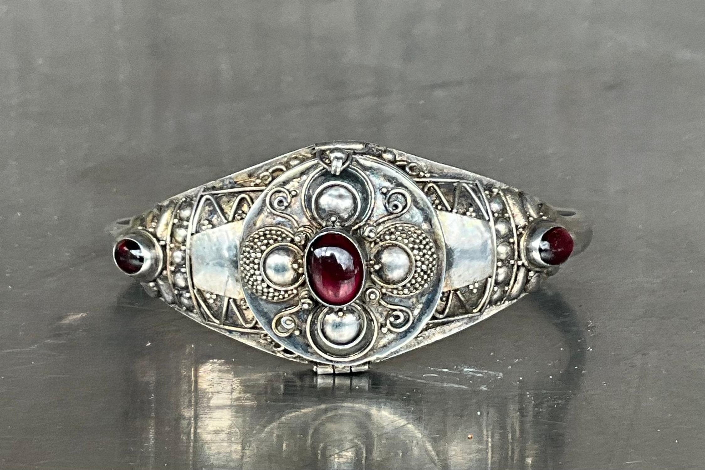 Egyptian Revival Vintage Sterling Silver Cleopatra Poison Locket Cuff Bracelet For Sale