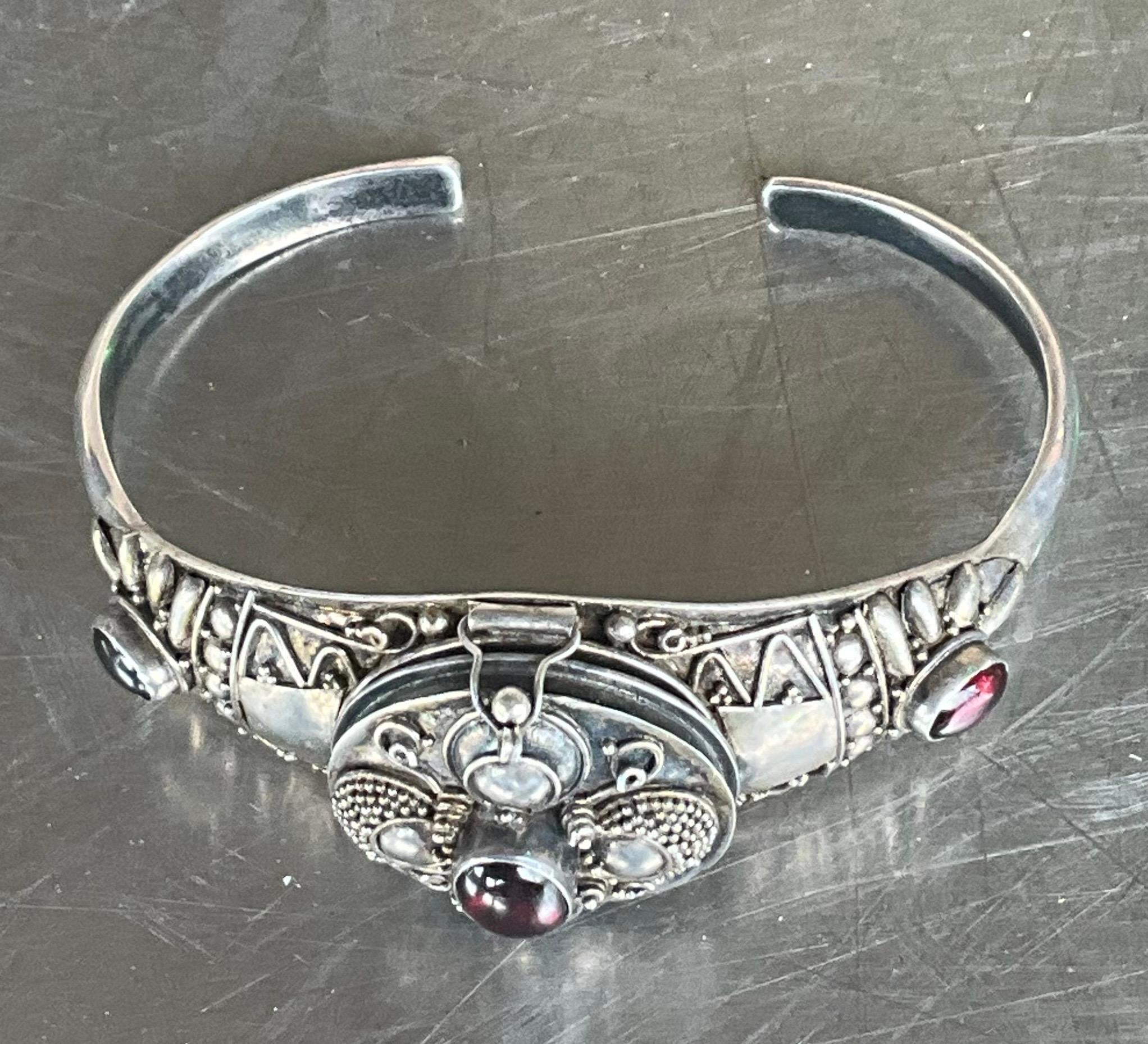 Women's or Men's Vintage Sterling Silver Cleopatra Poison Locket Cuff Bracelet For Sale