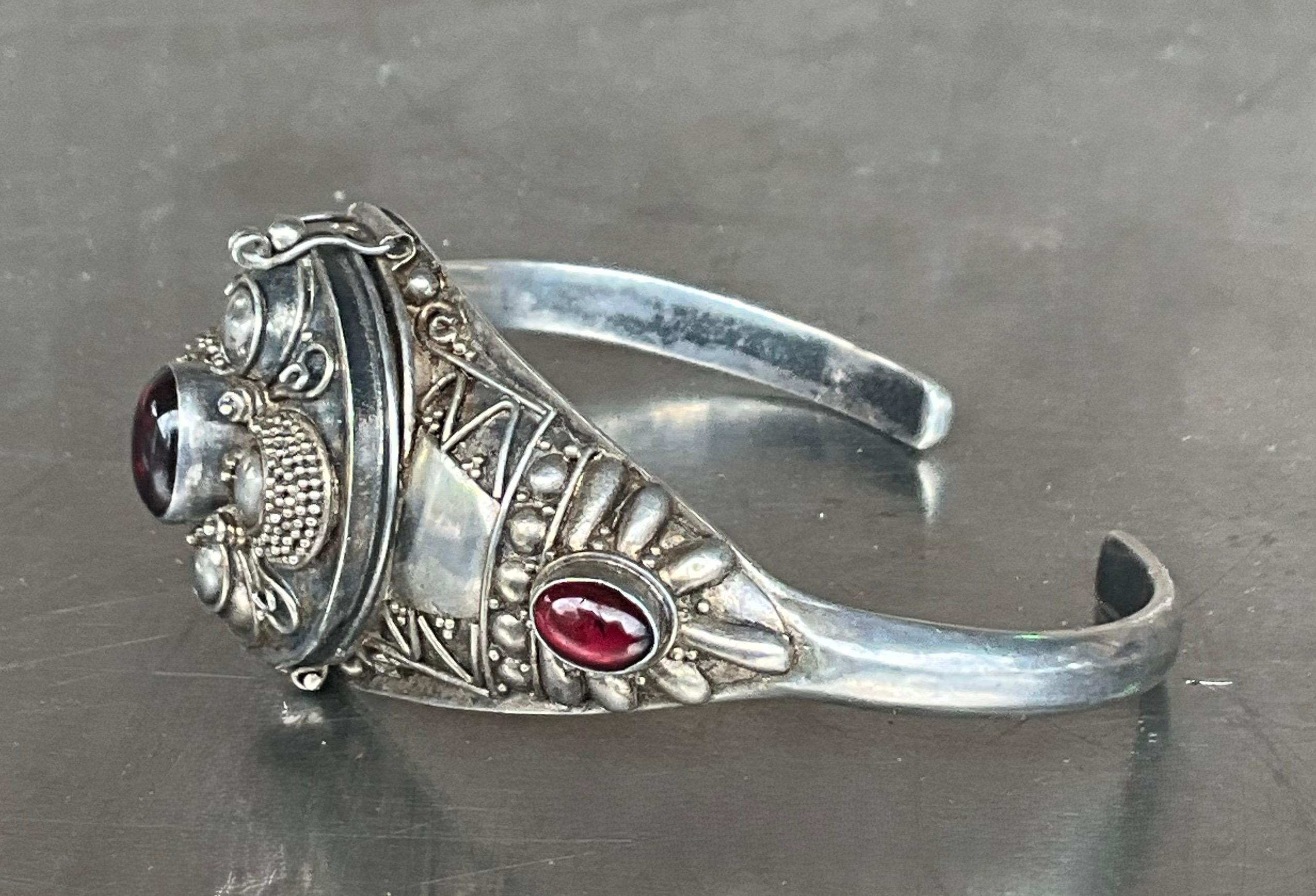Vintage Sterling Silver Cleopatra Poison Locket Cuff Bracelet For Sale 1