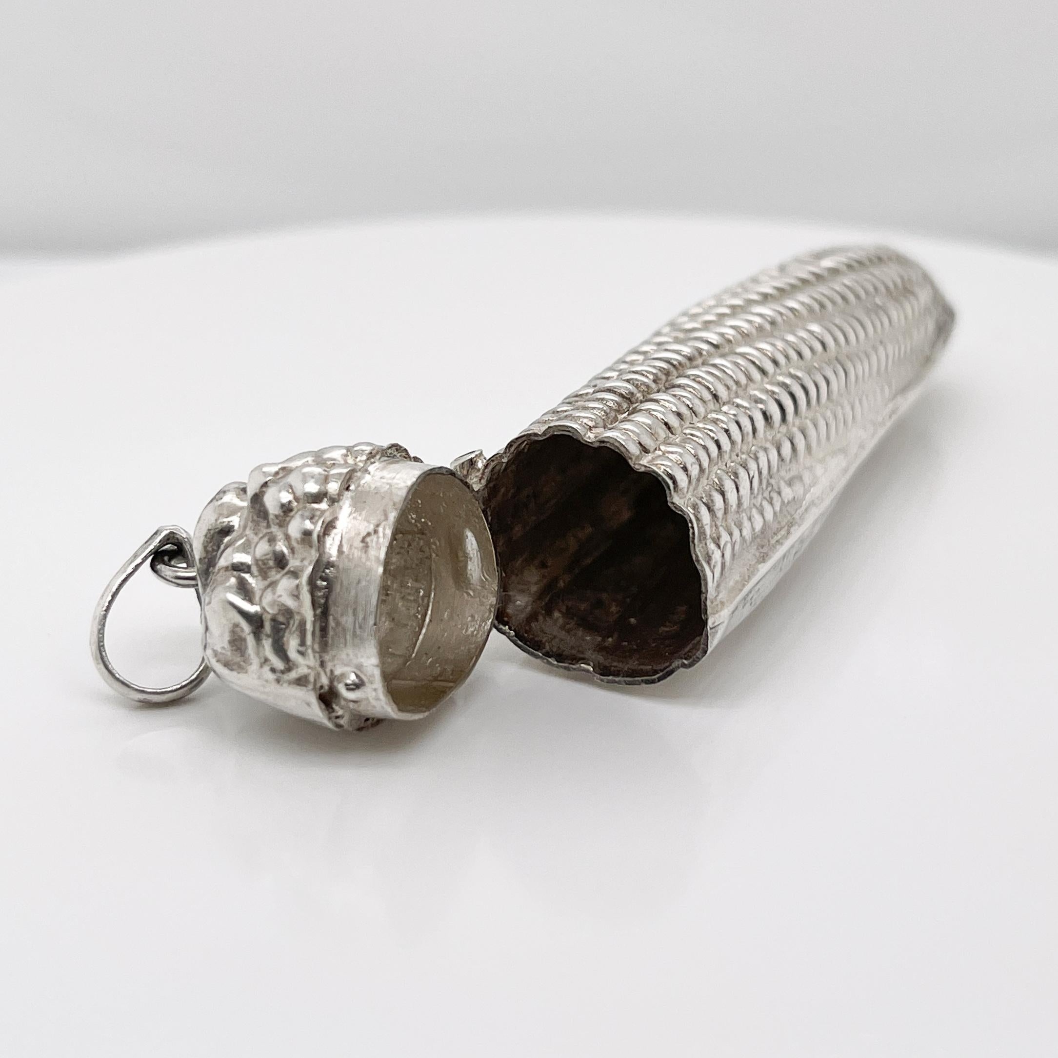 Vintage Sterling Silver Corn Cob Pendant Snuff Box, Ex-Mario Buatta Collection For Sale 3