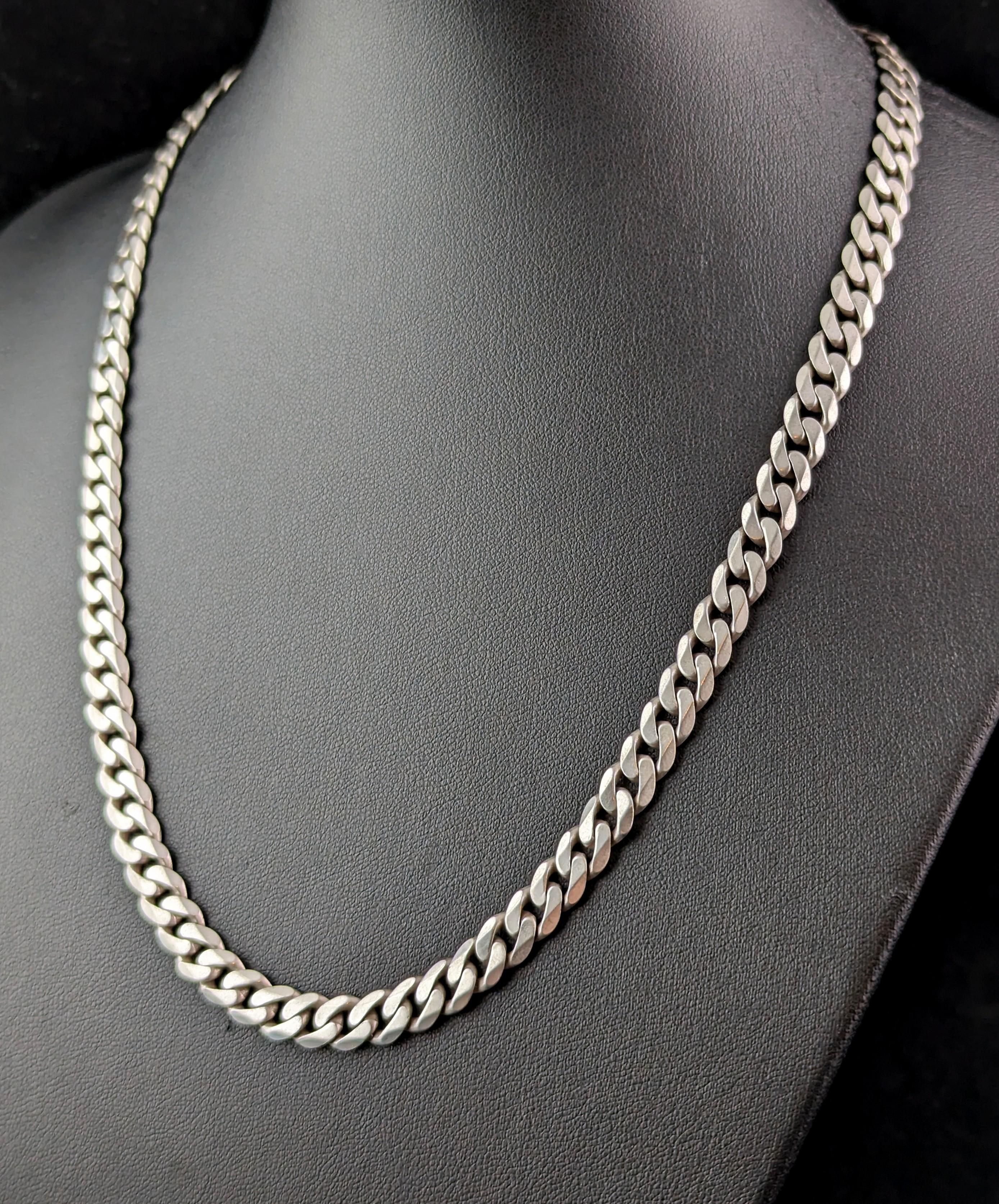 Vintage sterling silver curb link chain necklace  In Good Condition For Sale In NEWARK, GB