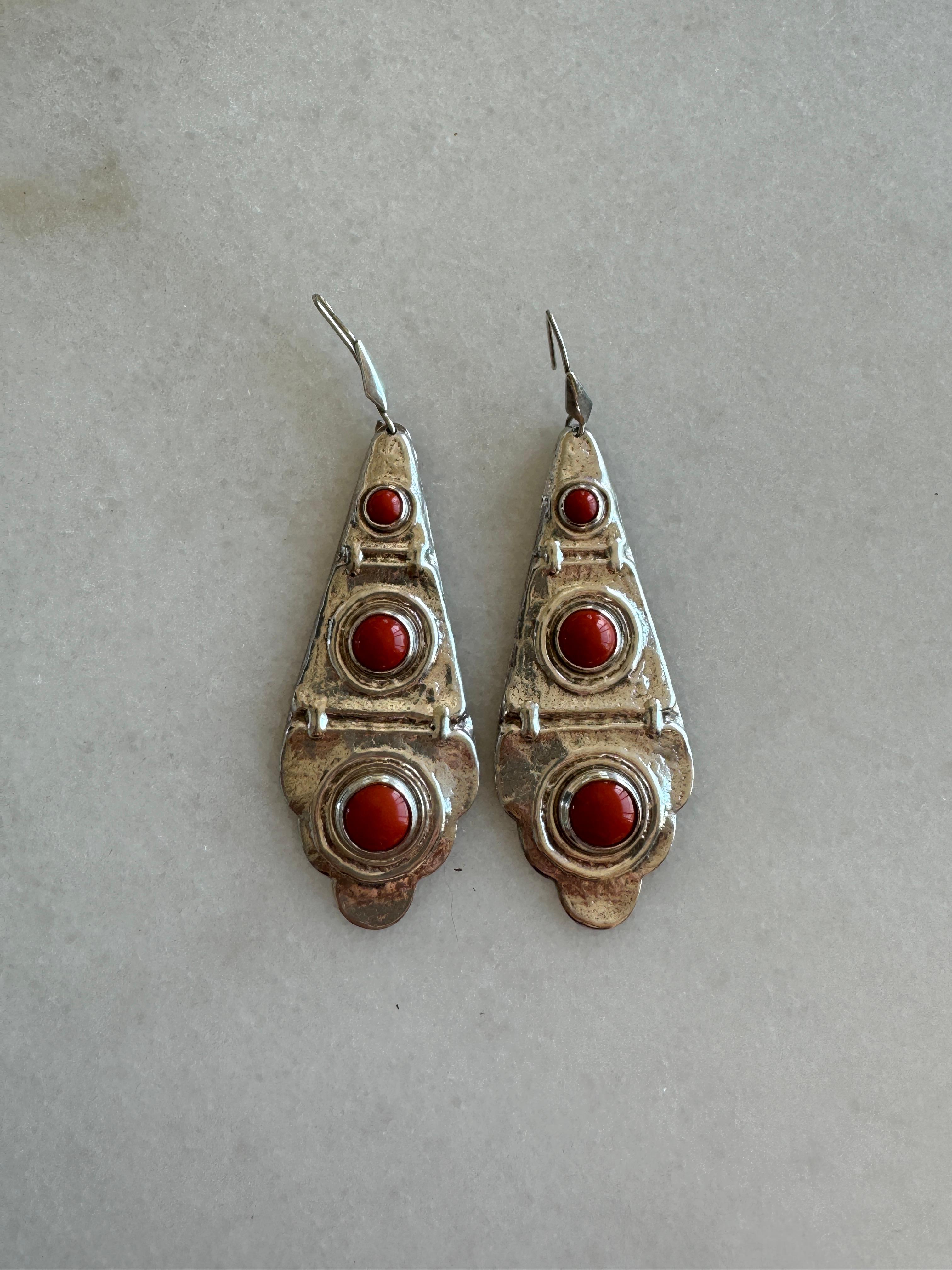 Native American Vintage Sterling Silver Dangle Earrings with Coral Cabochon Stones For Sale