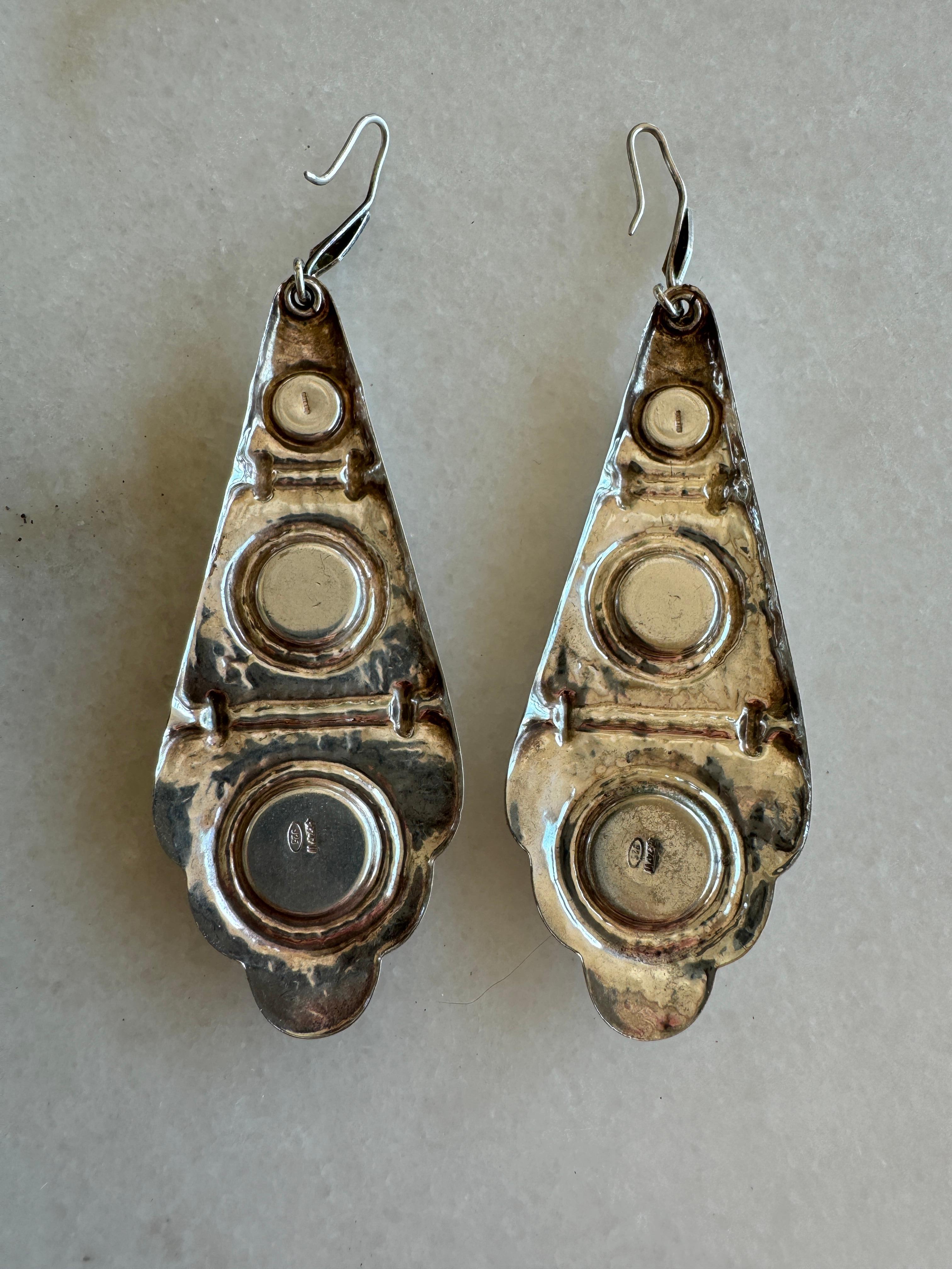 Vintage Sterling Silver Dangle Earrings with Coral Cabochon Stones For Sale 2
