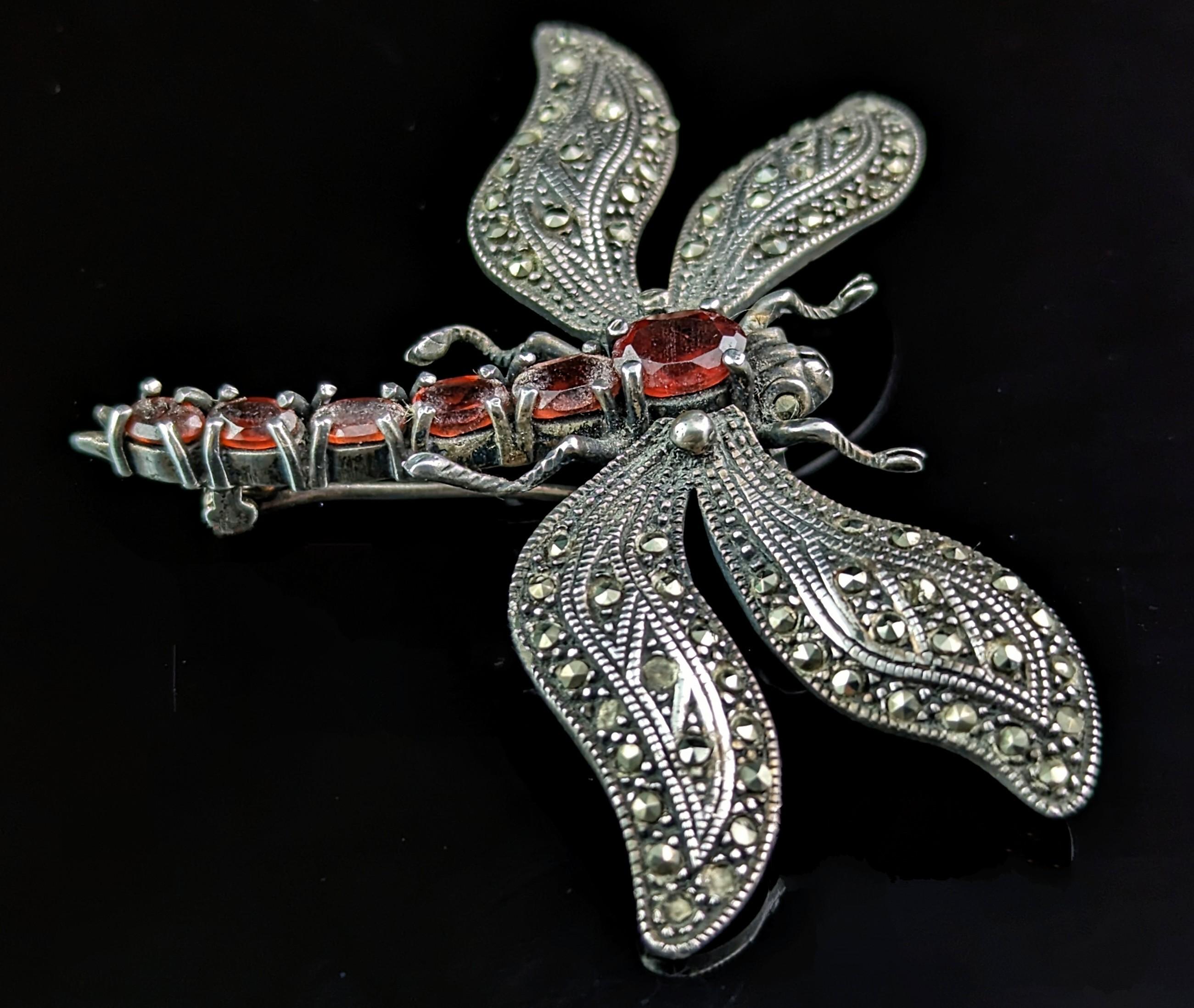 Vintage Sterling silver Dragonfly brooch, Marcasite and Garnet, Large  In Good Condition For Sale In NEWARK, GB