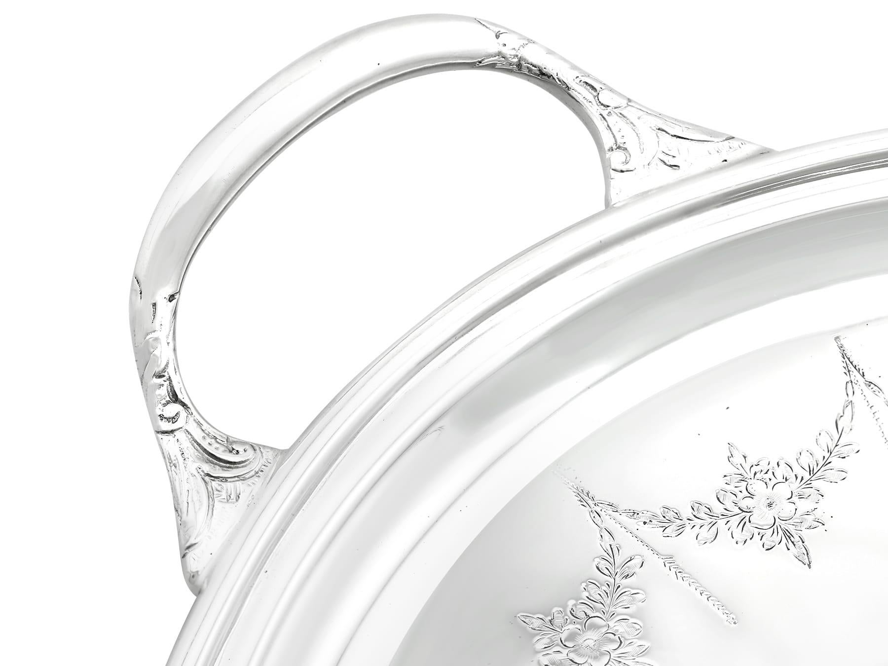 Metà XX secolo Vassoio per bevande in argento Sterling d'epoca (1964) in vendita