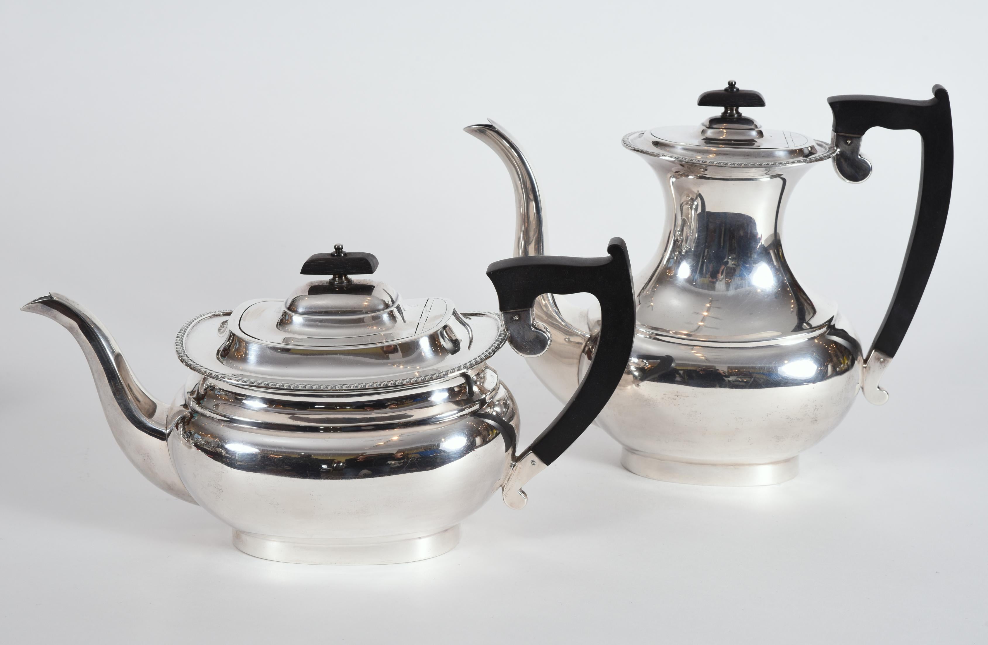 Vintage Sterling Silver English Sheffield Five Pieces Tea or Coffee Service In Excellent Condition In Tarry Town, NY
