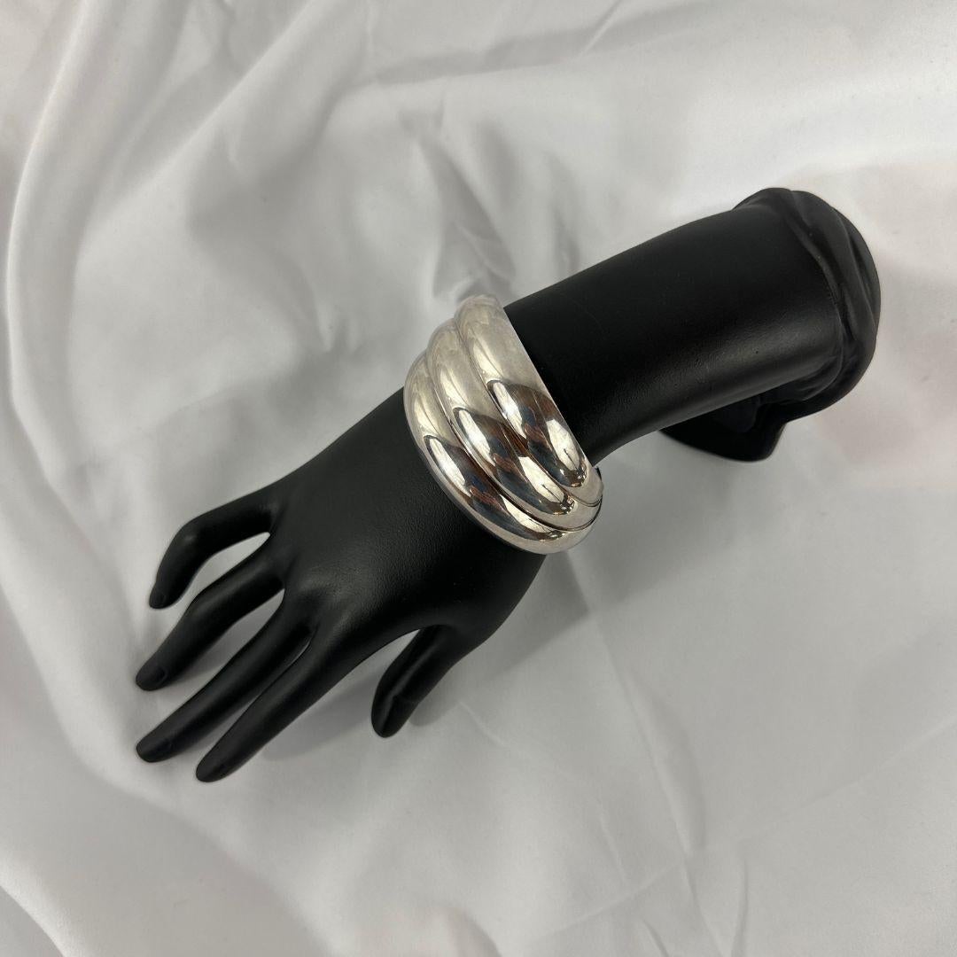 Manschettenarmband aus Sterlingsilber für Mode- Styling im Zustand „Hervorragend“ im Angebot in Jacksonville, FL
