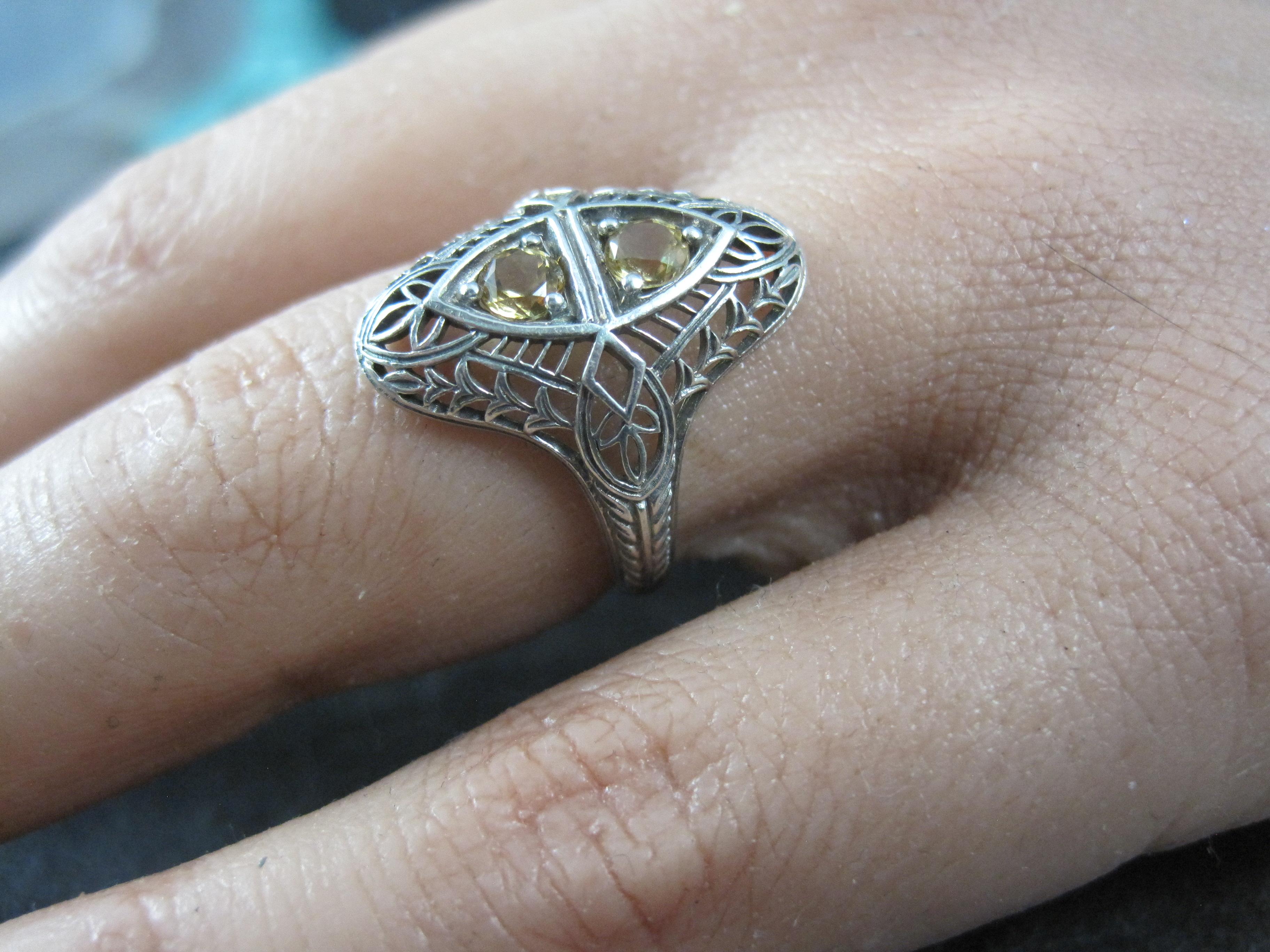 Anello vintage in argento filigranato con citrino misura 6 Riproduzione Art Deco in vendita 2