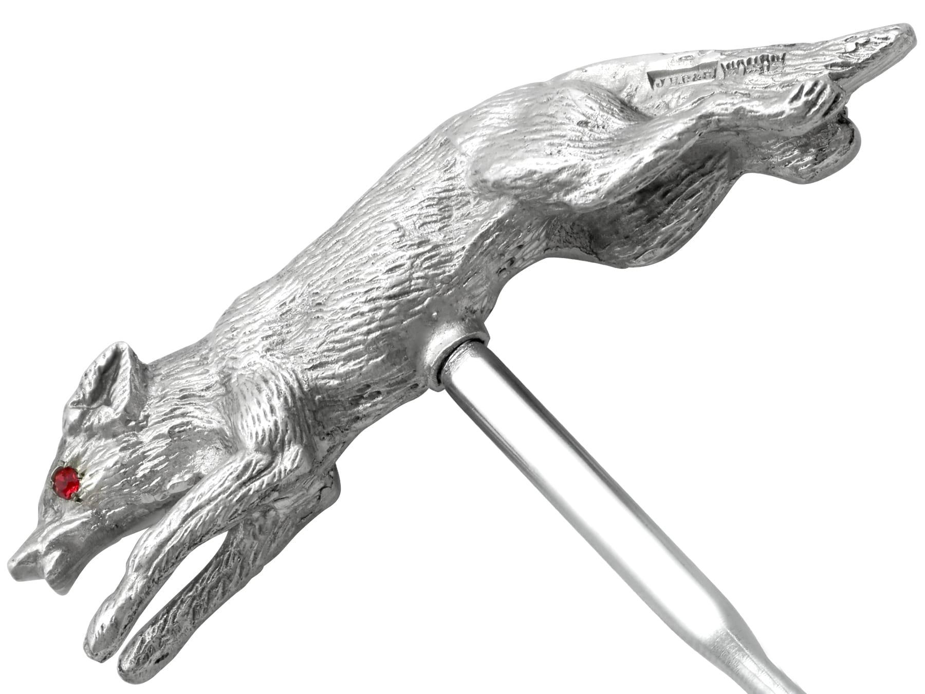 Vieille brochette de renard en argent sterling (1967) en vente 4
