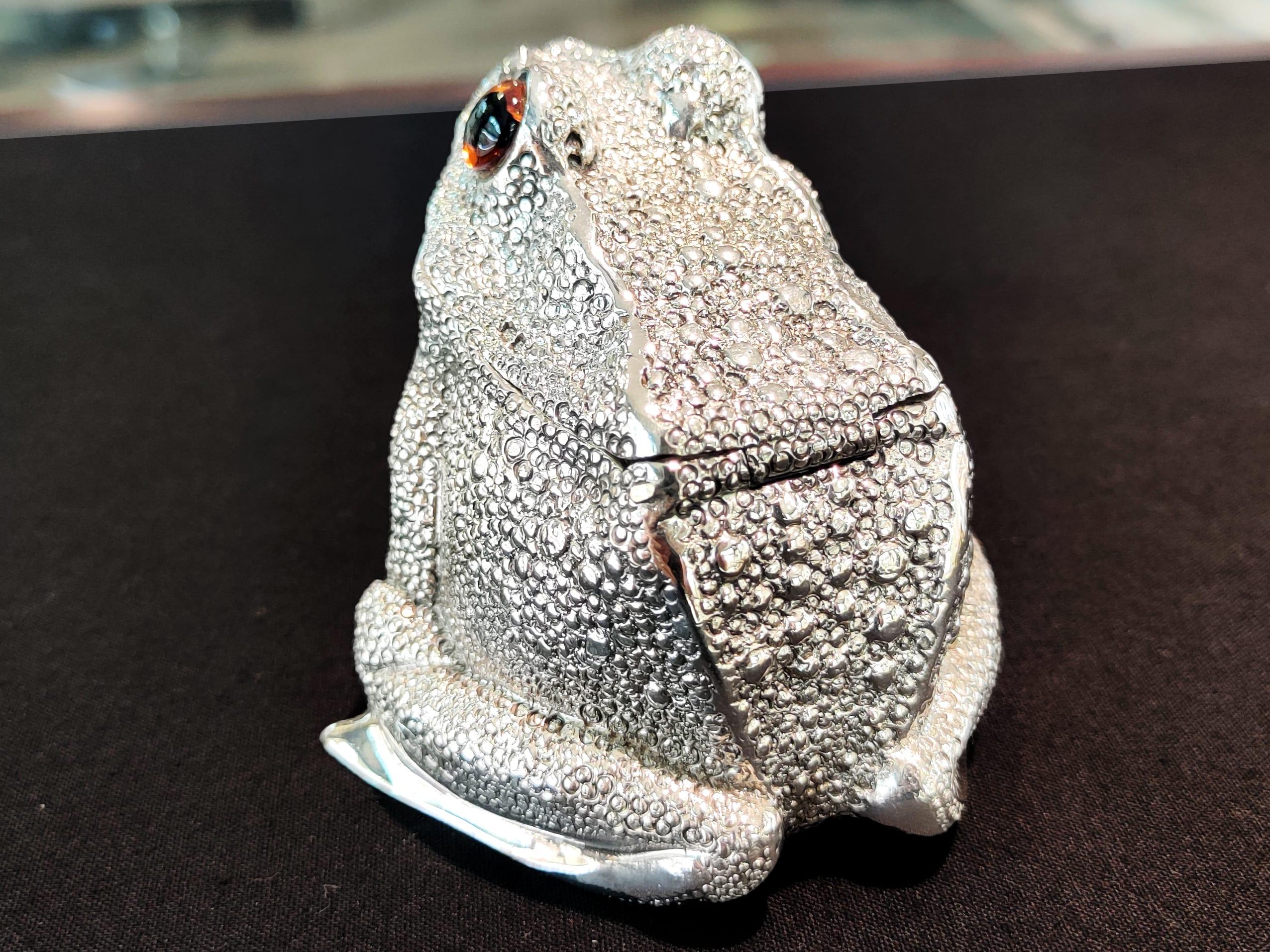 Vintage Sterling Silver Frog Condiment Set In Excellent Condition In Jesmond, Newcastle Upon Tyne