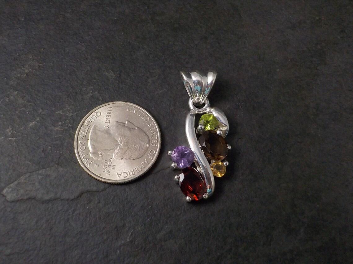 Pendentif vintage en argent sterling avec pierres précieuses en vente 3