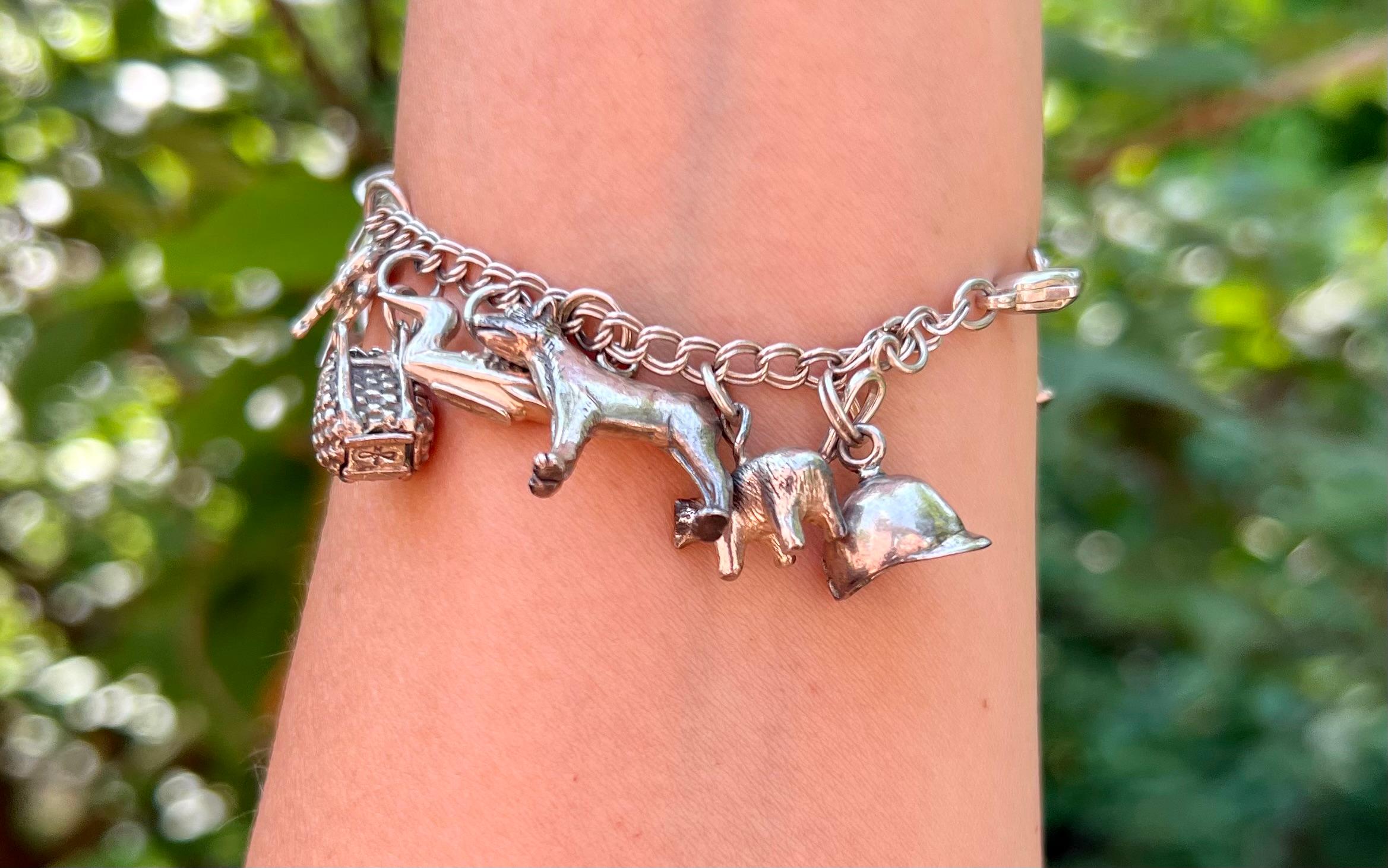 Vintage-Charm-Armband aus Sterlingsilber mit Jagdmotiv, 1960er Jahre im Zustand „Gut“ in Towson, MD