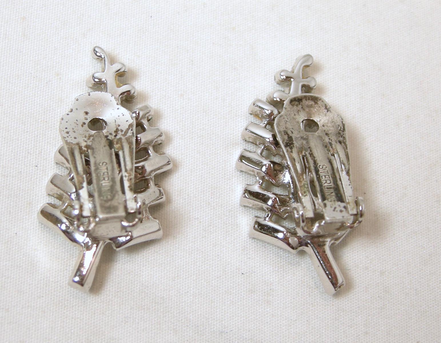 Vintage Sterling Silver Leaf Crystal Earrings In Good Condition For Sale In New York, NY