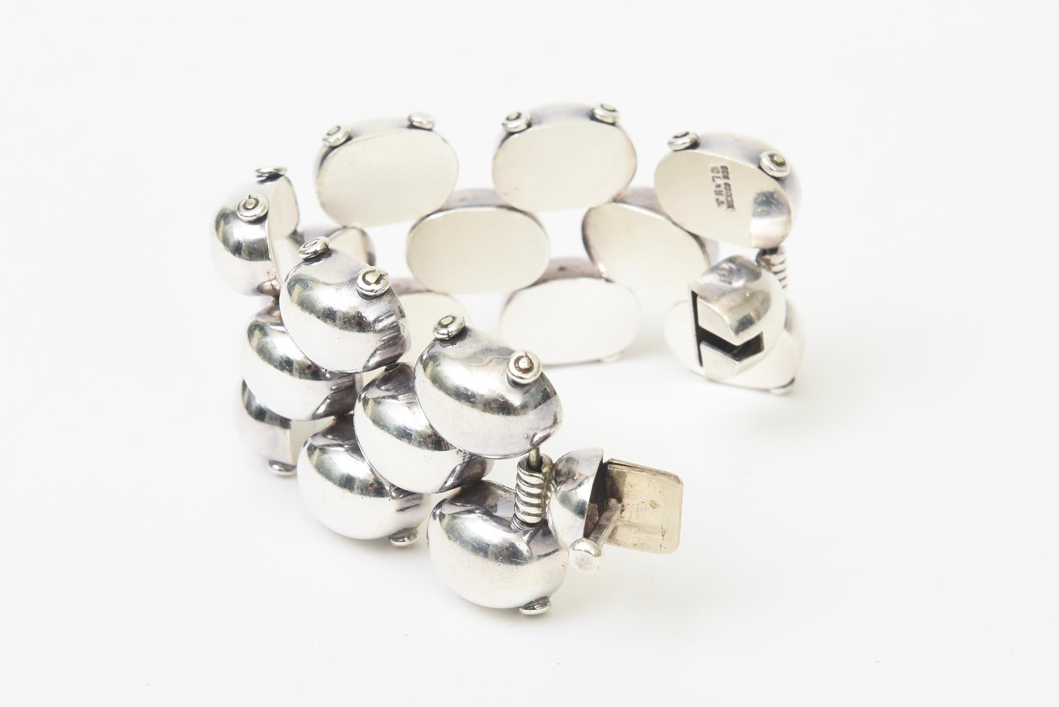 Vintage Sterling Silver Linked Ball Cuff Bracelet Hallmarked In Good Condition For Sale In North Miami, FL