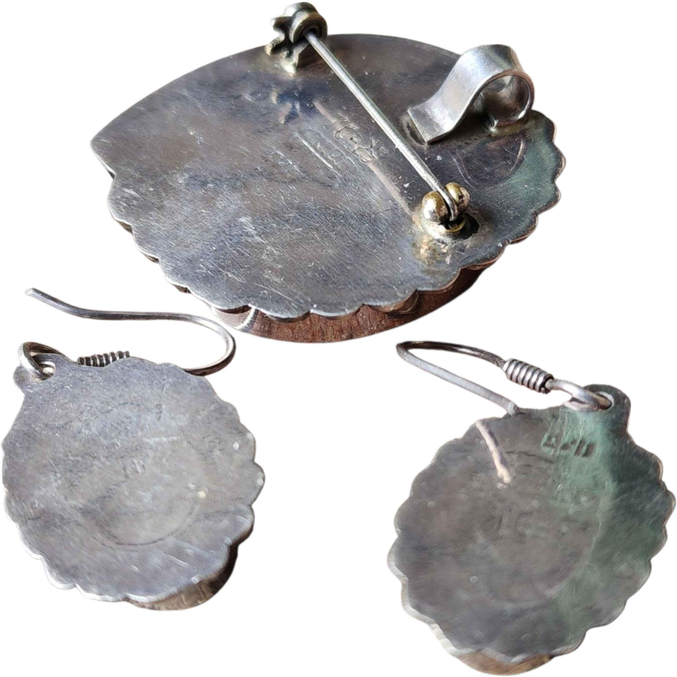 Juego de joyas vintage de plata de ley con malaquita Broche y pendientes navajo en Excelente estado para la venta en Milford, DE