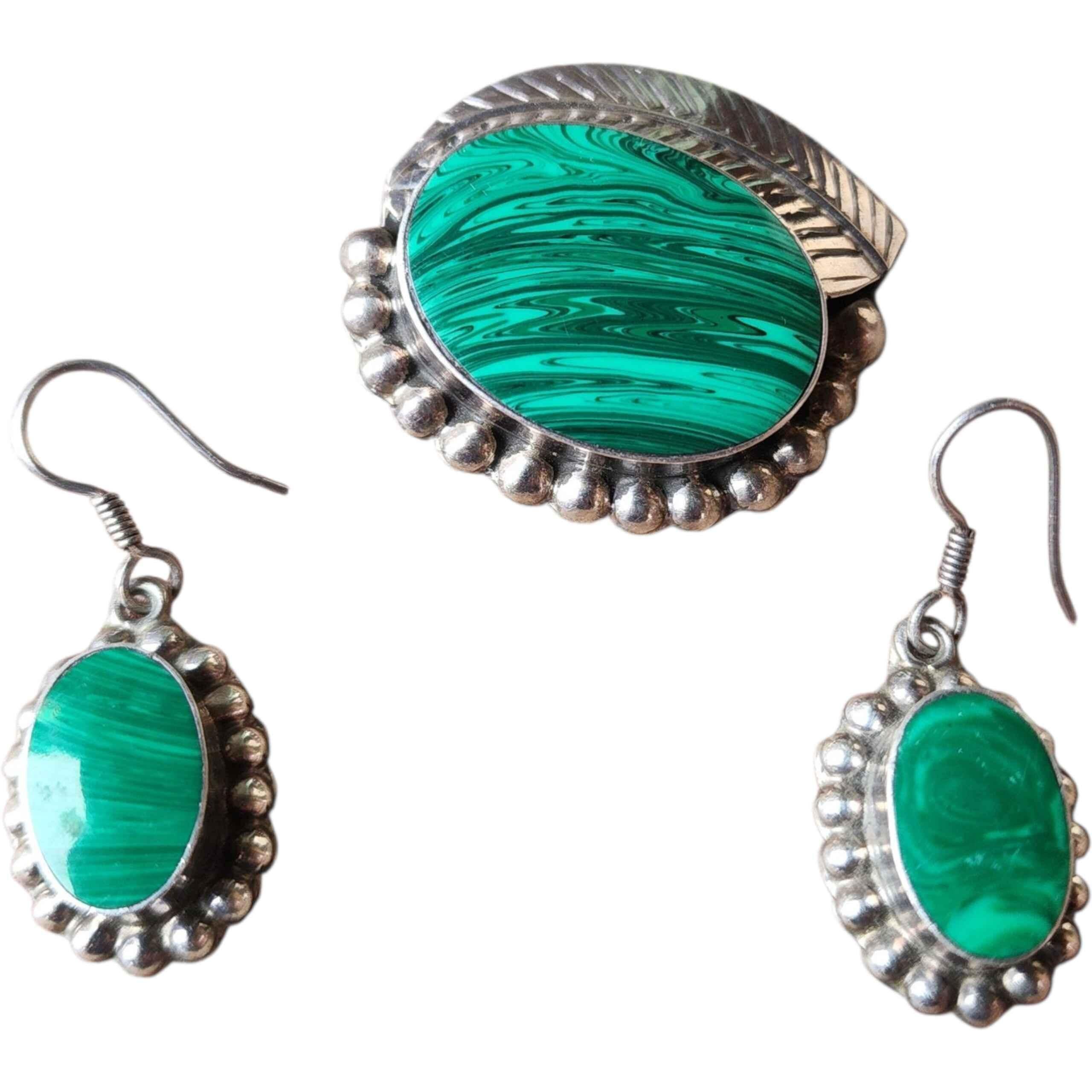 Femenino o masculino Juego de joyas vintage de plata de ley con malaquita Broche y pendientes navajo en venta