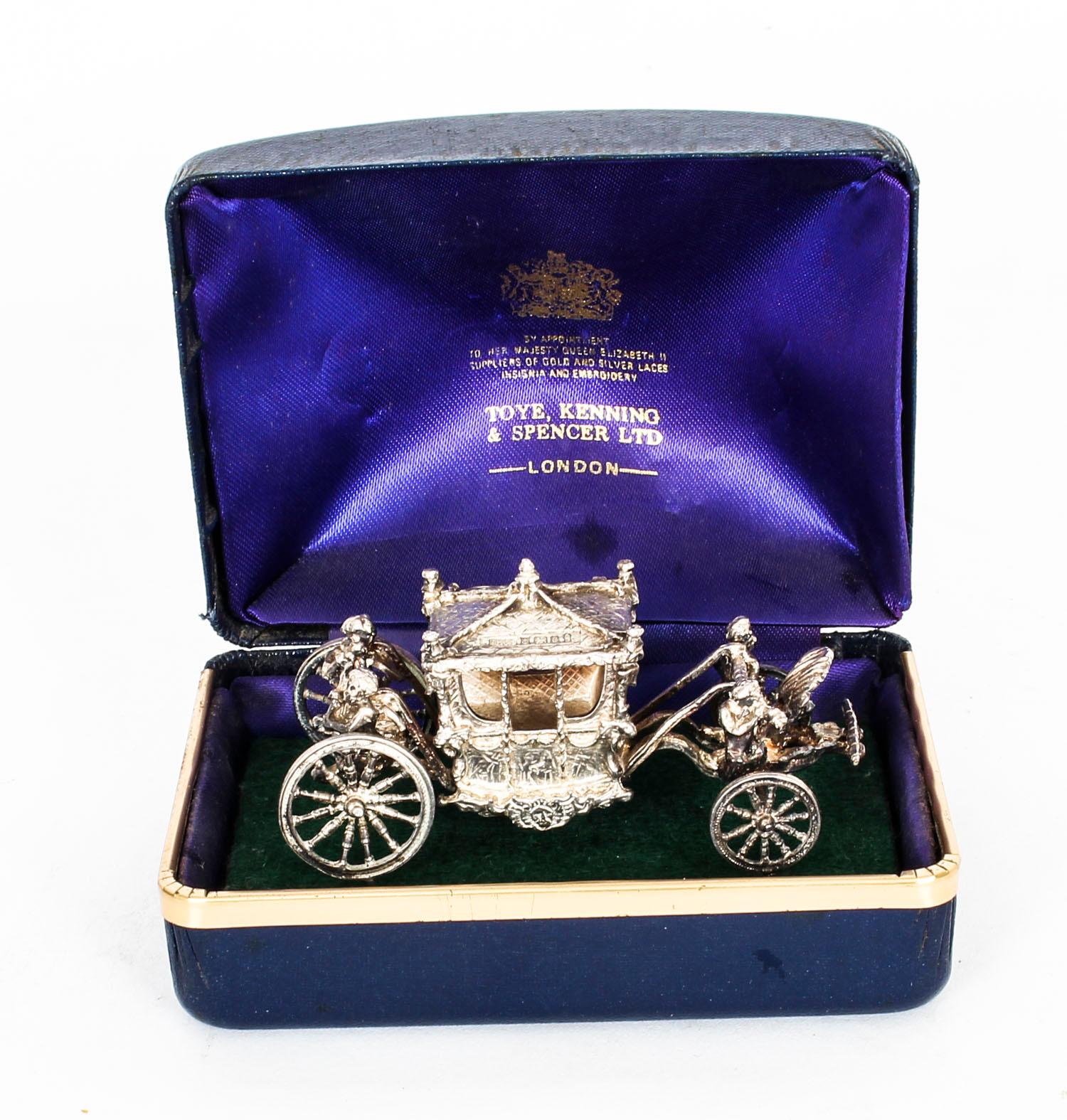 Vintage Sterling Silver Model of Queen's Coronation Coach, 20th Century 7