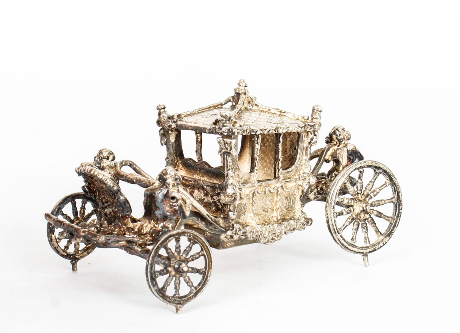 Vintage Sterling Silver Model of Queen's Coronation Coach, 20th Century In Good Condition In London, GB
