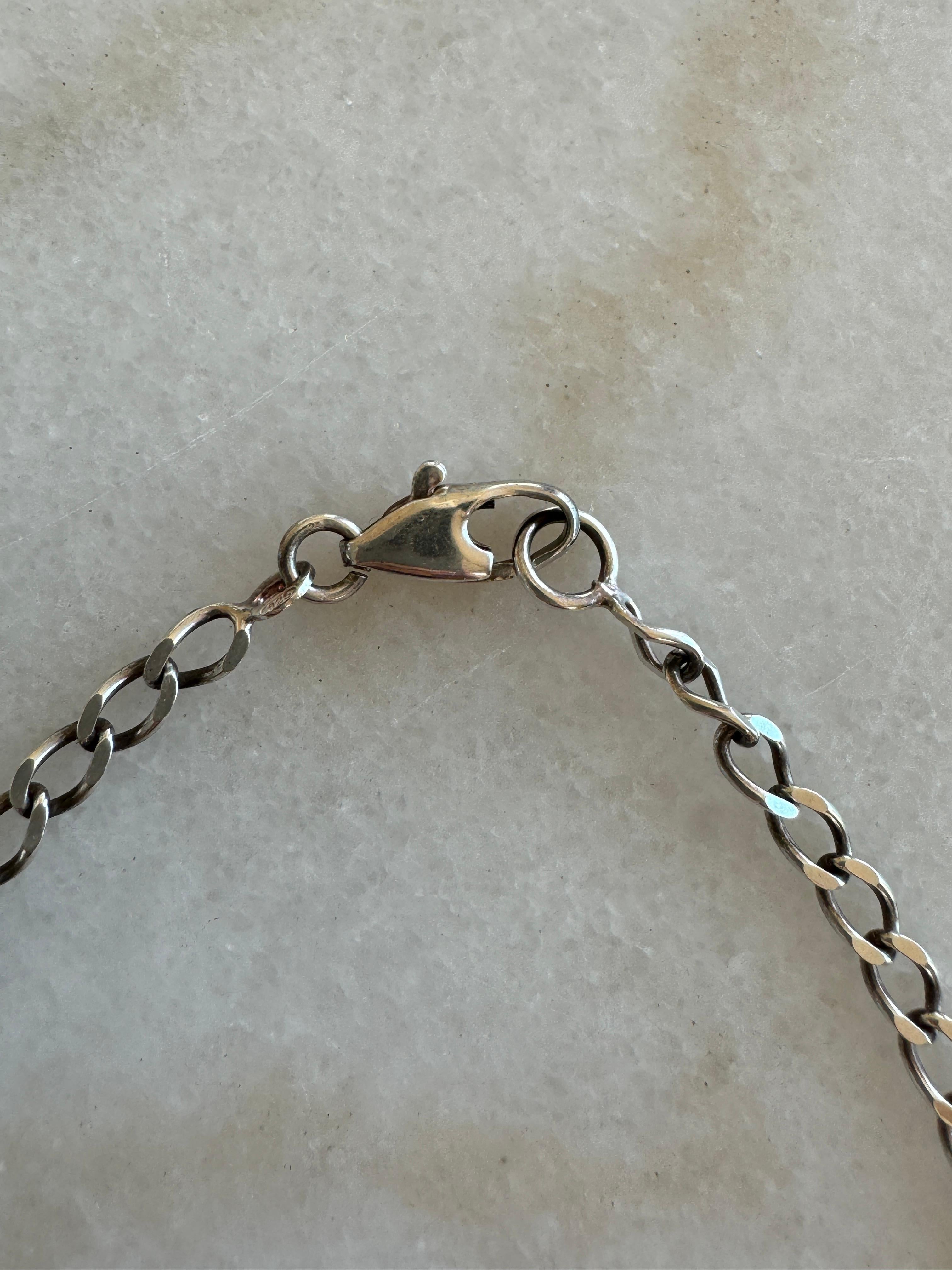 Vintage-Halskette aus Sterlingsilber mit Korallensteinen im Cabochon-Schliff (Indigene Kunst (Nord-/Südamerika)) im Angebot