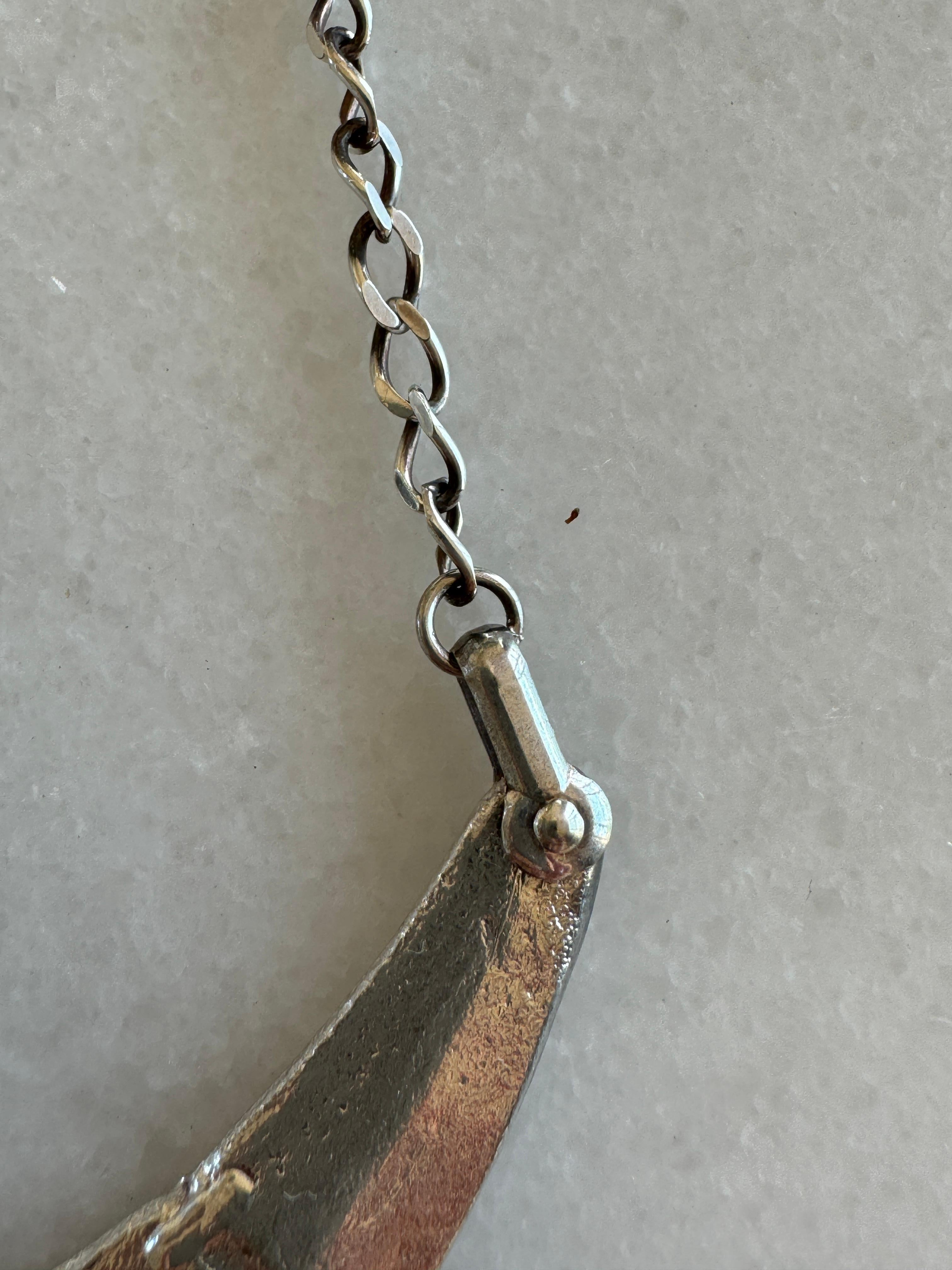 Vintage-Halskette aus Sterlingsilber mit Korallensteinen im Cabochon-Schliff im Zustand „Gut“ im Angebot in New York, NY
