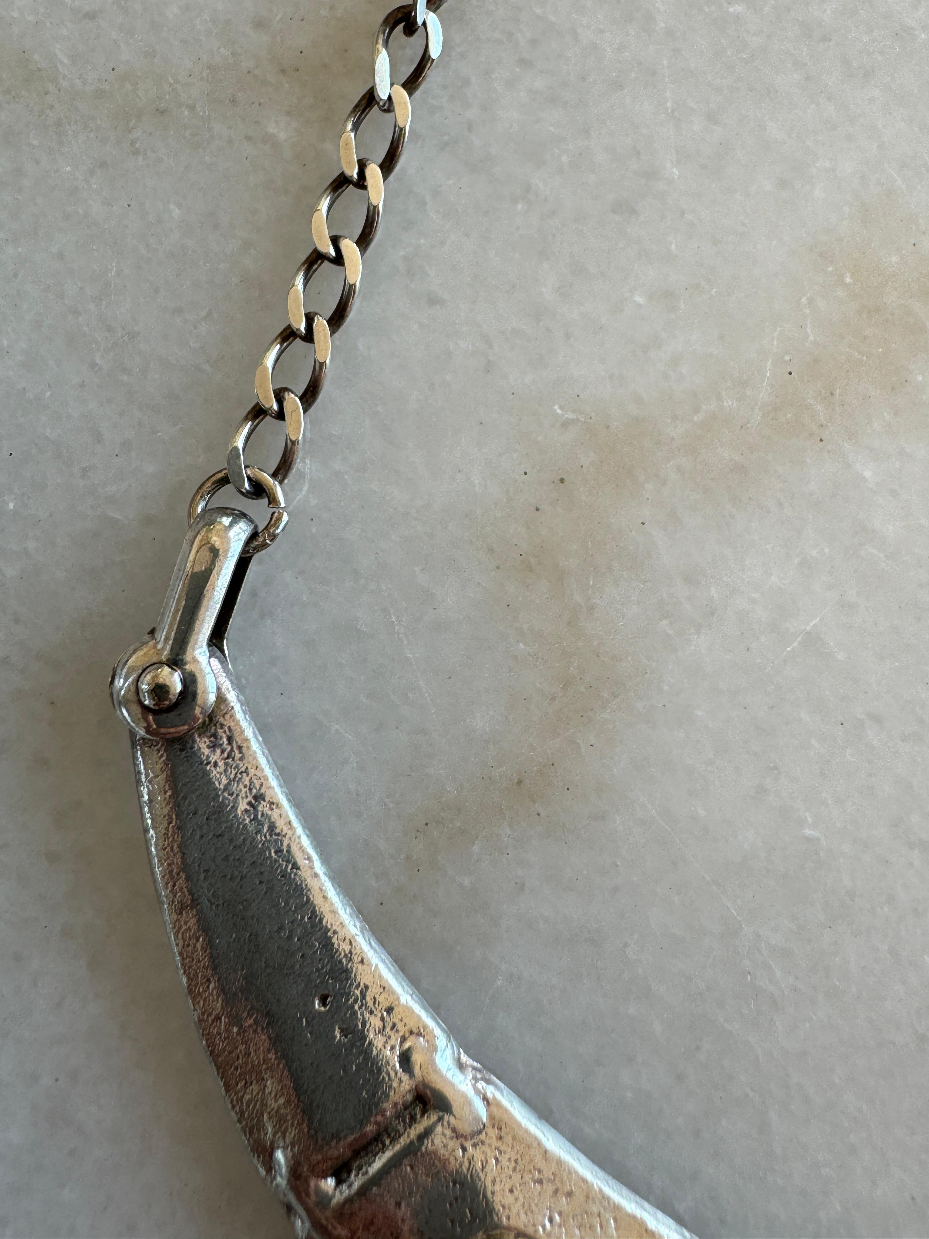 Vintage-Halskette aus Sterlingsilber mit Korallensteinen im Cabochon-Schliff Damen im Angebot