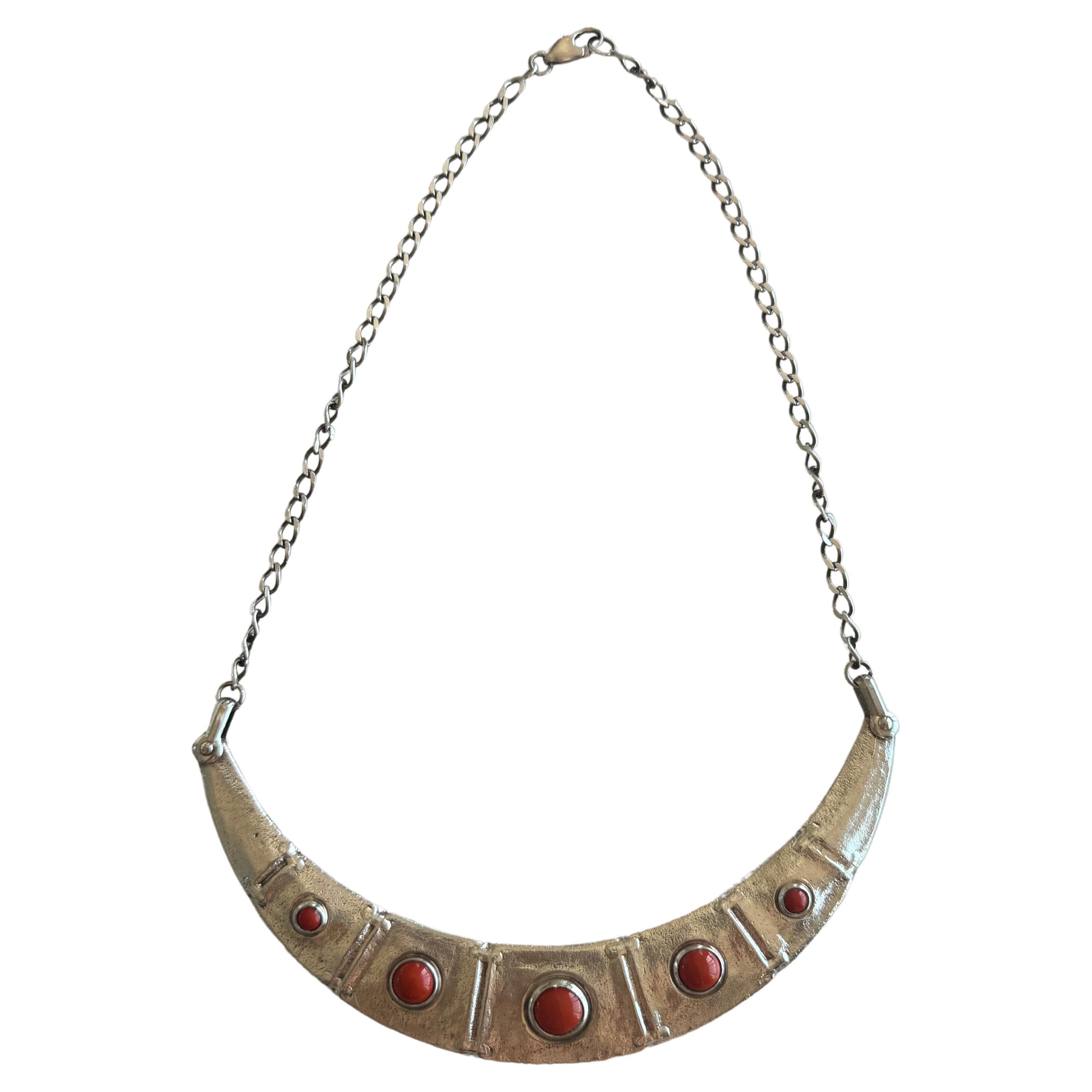 Vintage-Halskette aus Sterlingsilber mit Korallensteinen im Cabochon-Schliff im Angebot