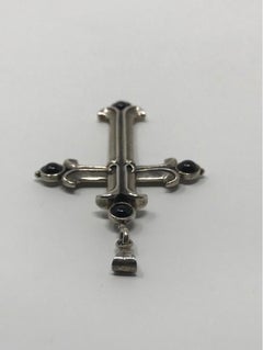 Vintage Sterling Silver Onyx Crucifix Pendent