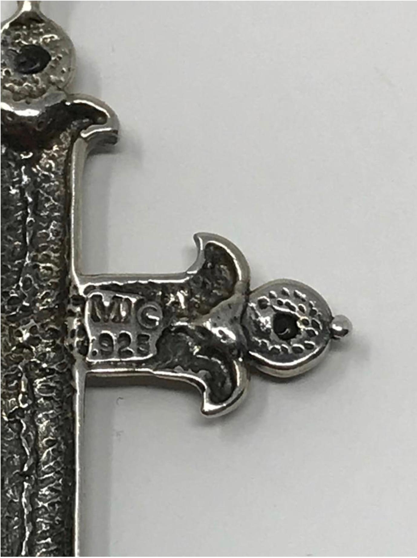 Vintage Sterling Silver Onyx Crucifix Pendent For Sale 3