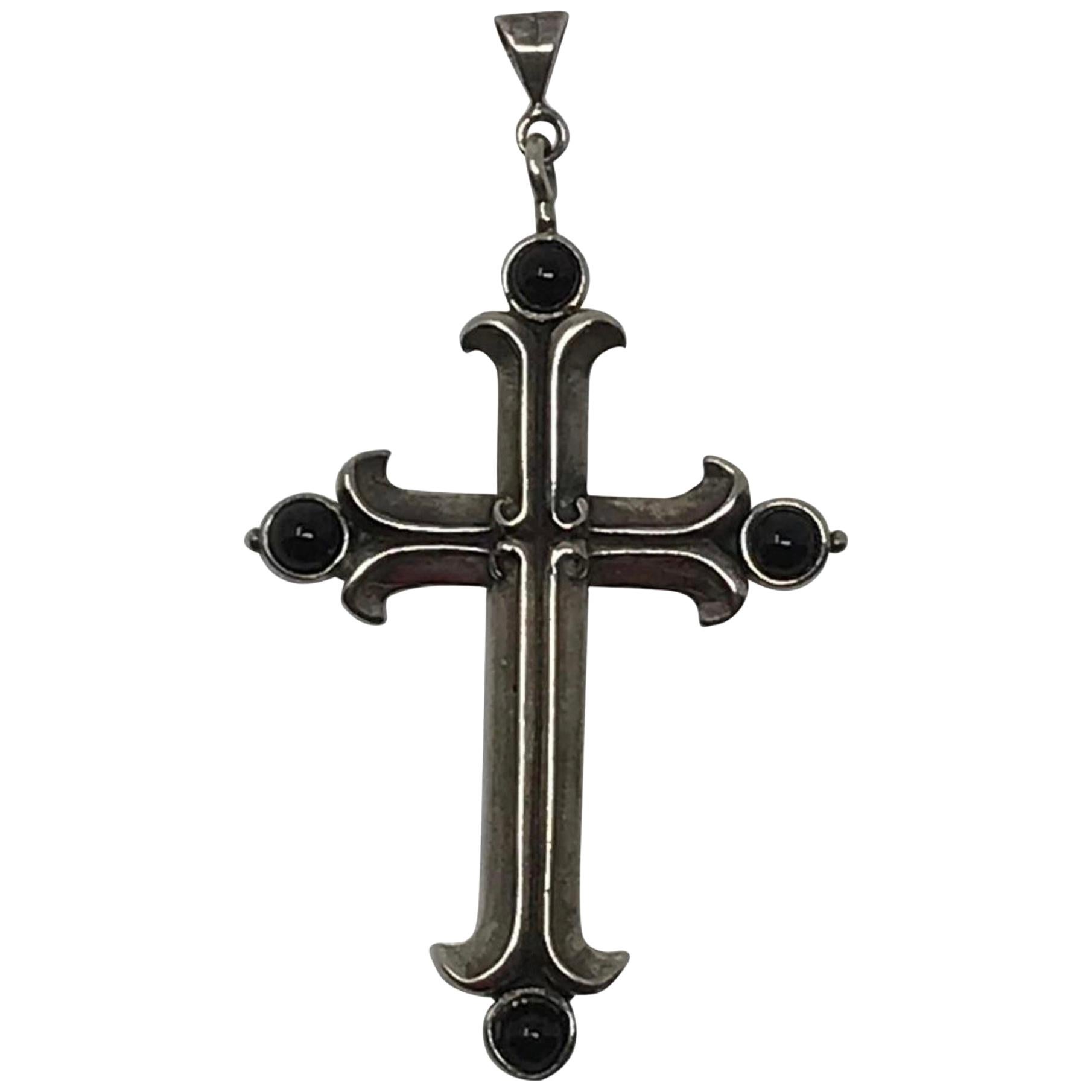 Vintage Sterling Silver Onyx Crucifix Pendent For Sale