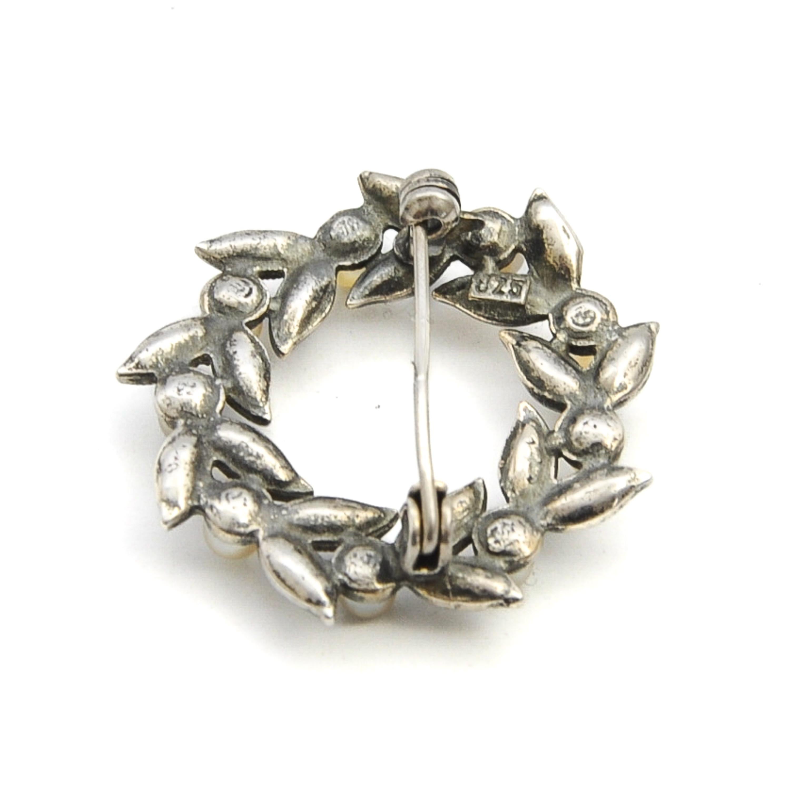 Vintage Sterling Silver Pearl Rhinestone Lapel Pin Wreath Brooch For Sale 1