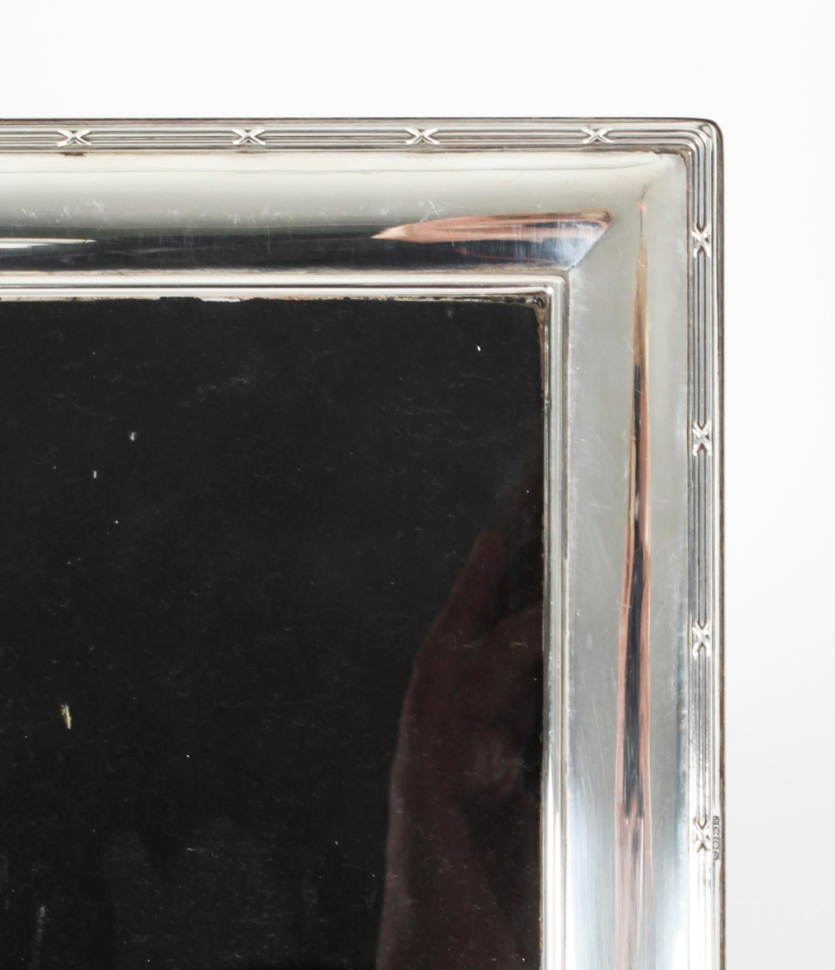 Vintage Sterling Silver Photo Frame by Carrs of Sheffield dated 1996 In Good Condition In London, GB