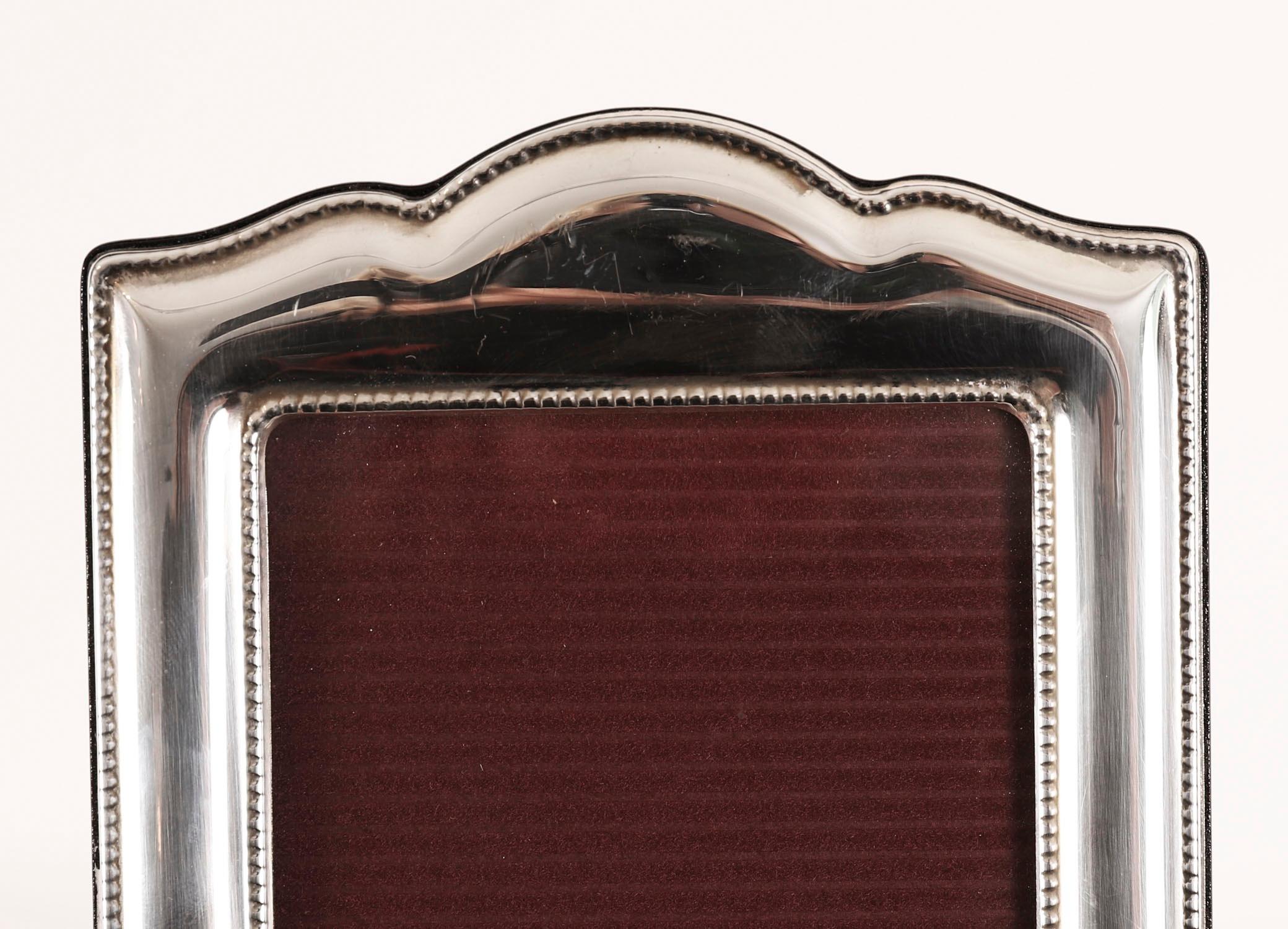 Portafoto d'epoca in argento Sterling con marchio di fabbrica 18cm x 13cm In condizioni buone in vendita a London, GB