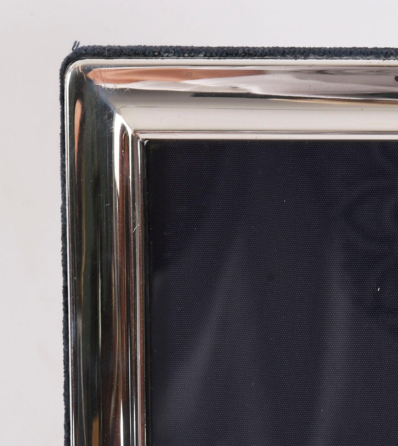 Portafoto d'epoca in argento Sterling Londra 20° C. 29cm x 24cm in vendita 1