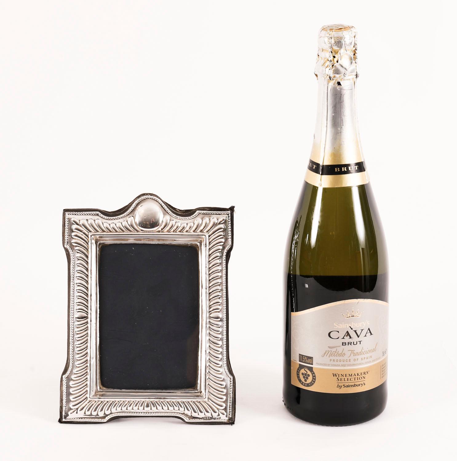 Portafoto d'epoca in argento sterling RBB Sheffield 19cm x 15cm XX secolo in vendita 2